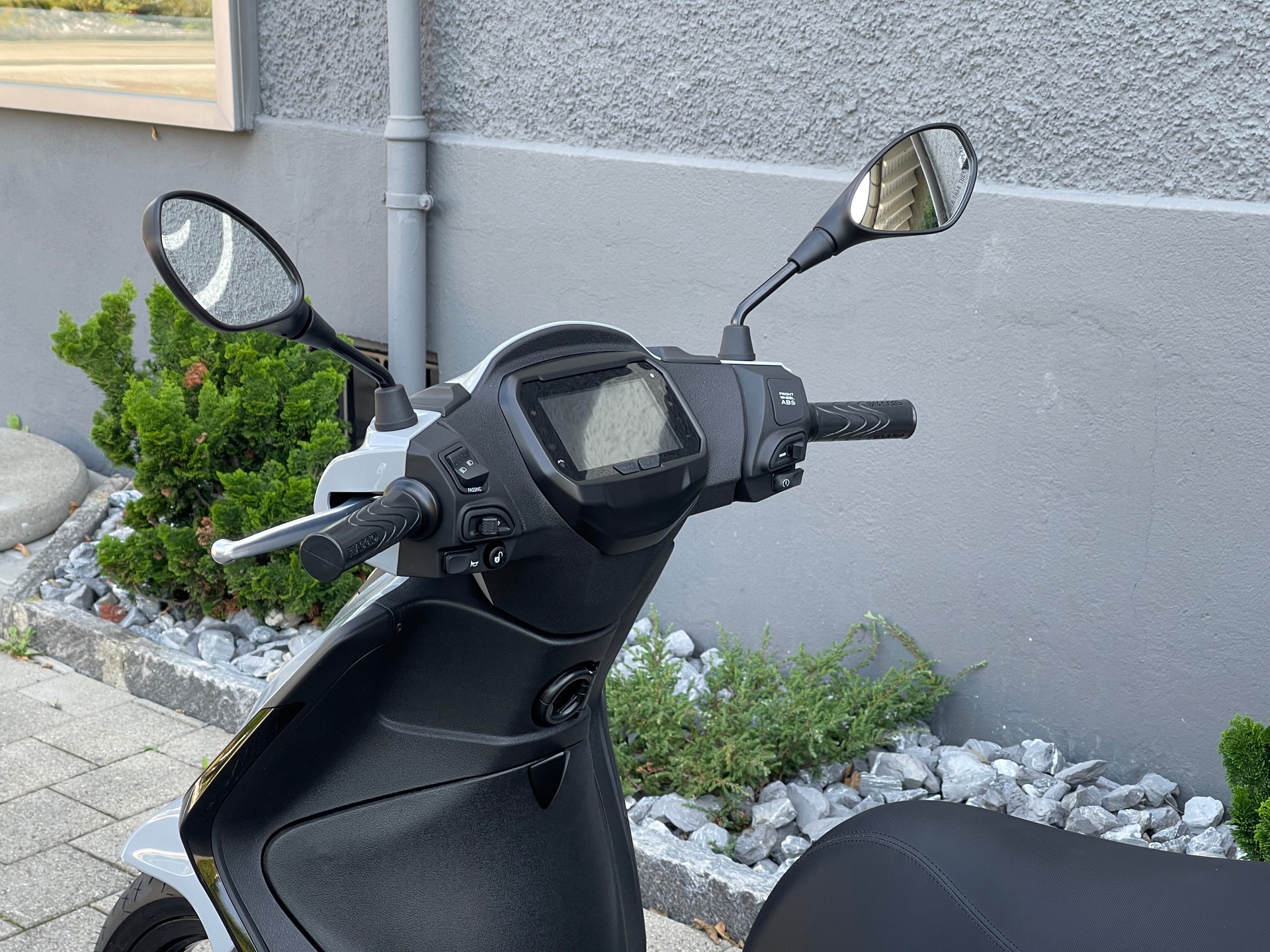 PIAGGIO Liberty 125 Sport E5+-image-11