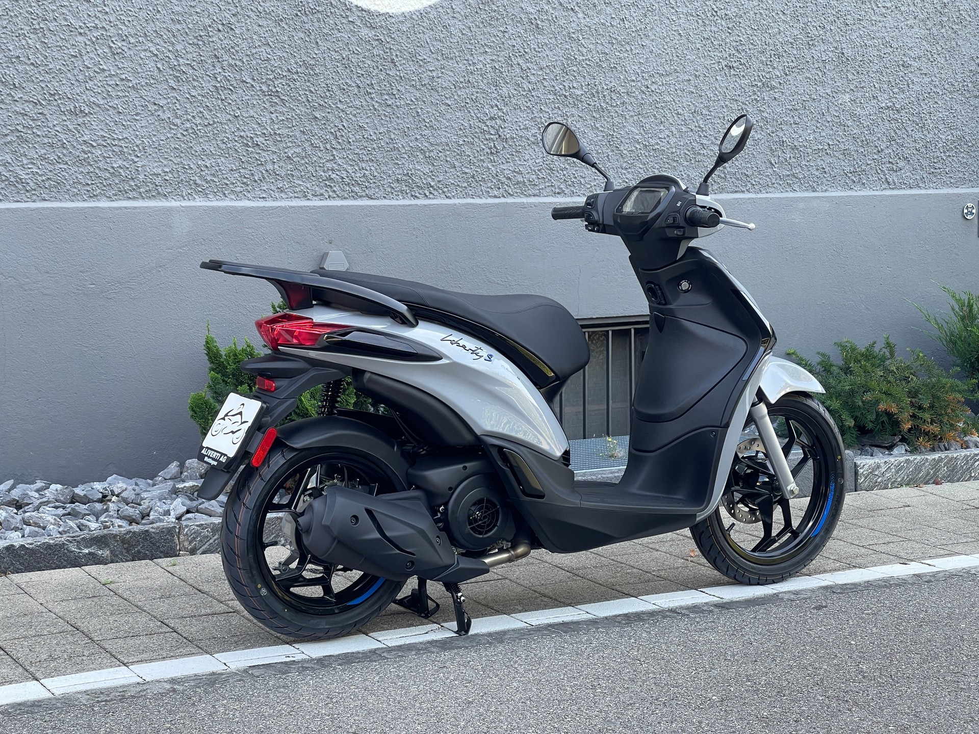 PIAGGIO Liberty 125 Sport E5+-image-9