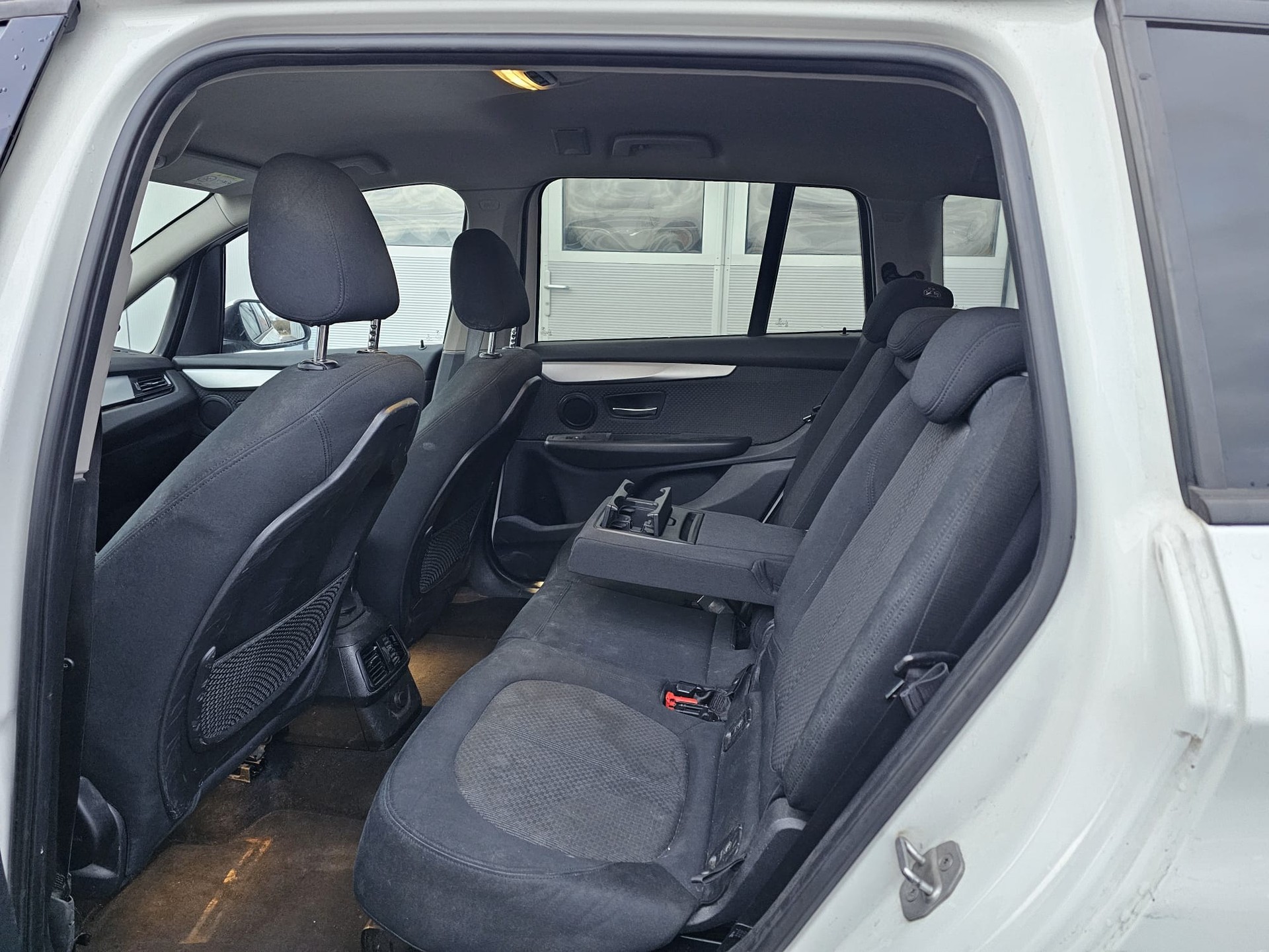 BMW 218d Gran Tourer Steptronic-image-10