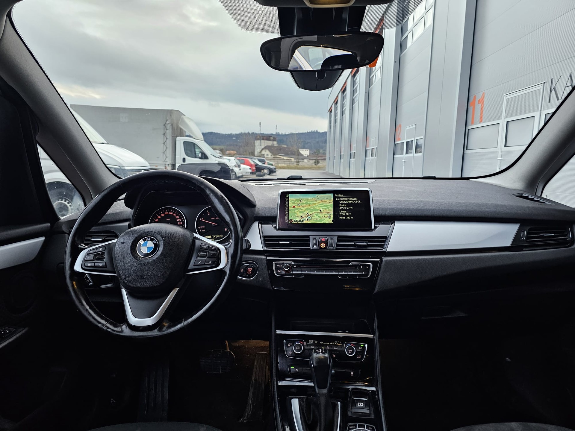 BMW 218d Gran Tourer Steptronic-image-7