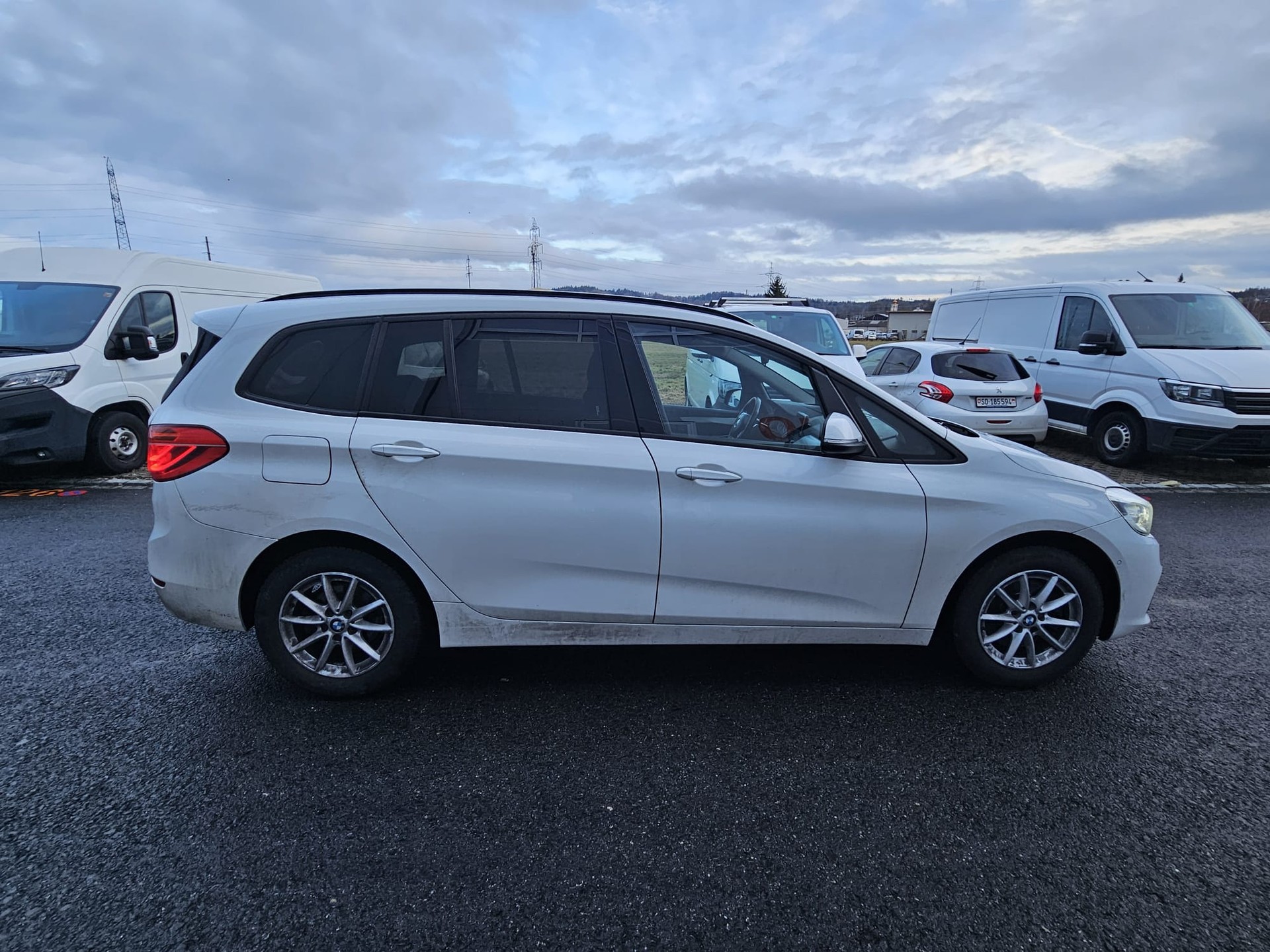 BMW 218d Gran Tourer Steptronic-image-4