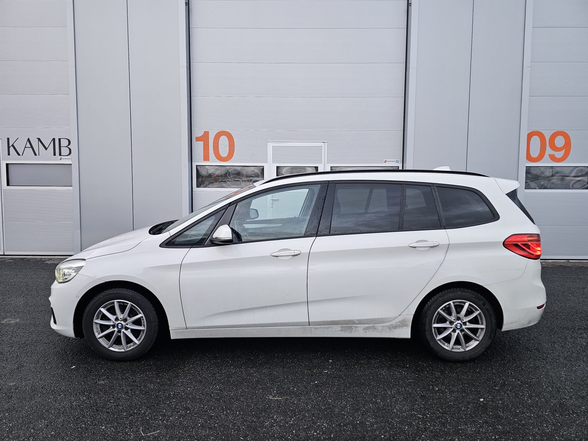 BMW 218d Gran Tourer Steptronic-image-1
