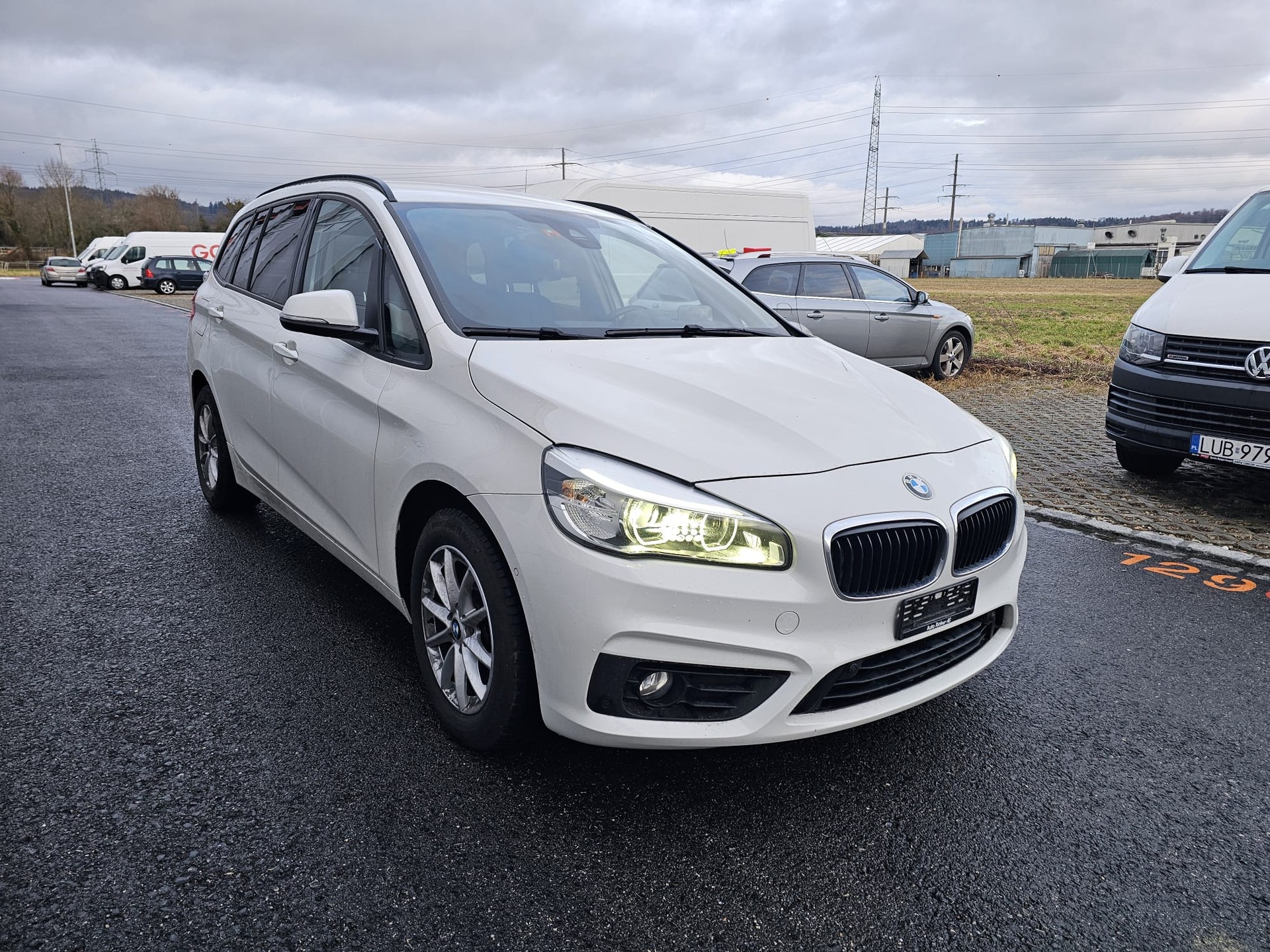 BMW 218d Gran Tourer Steptronic-image-5