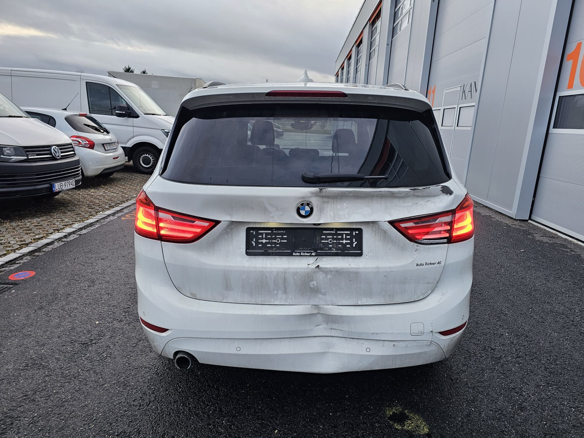 BMW 218d Gran Tourer Steptronic-image-2