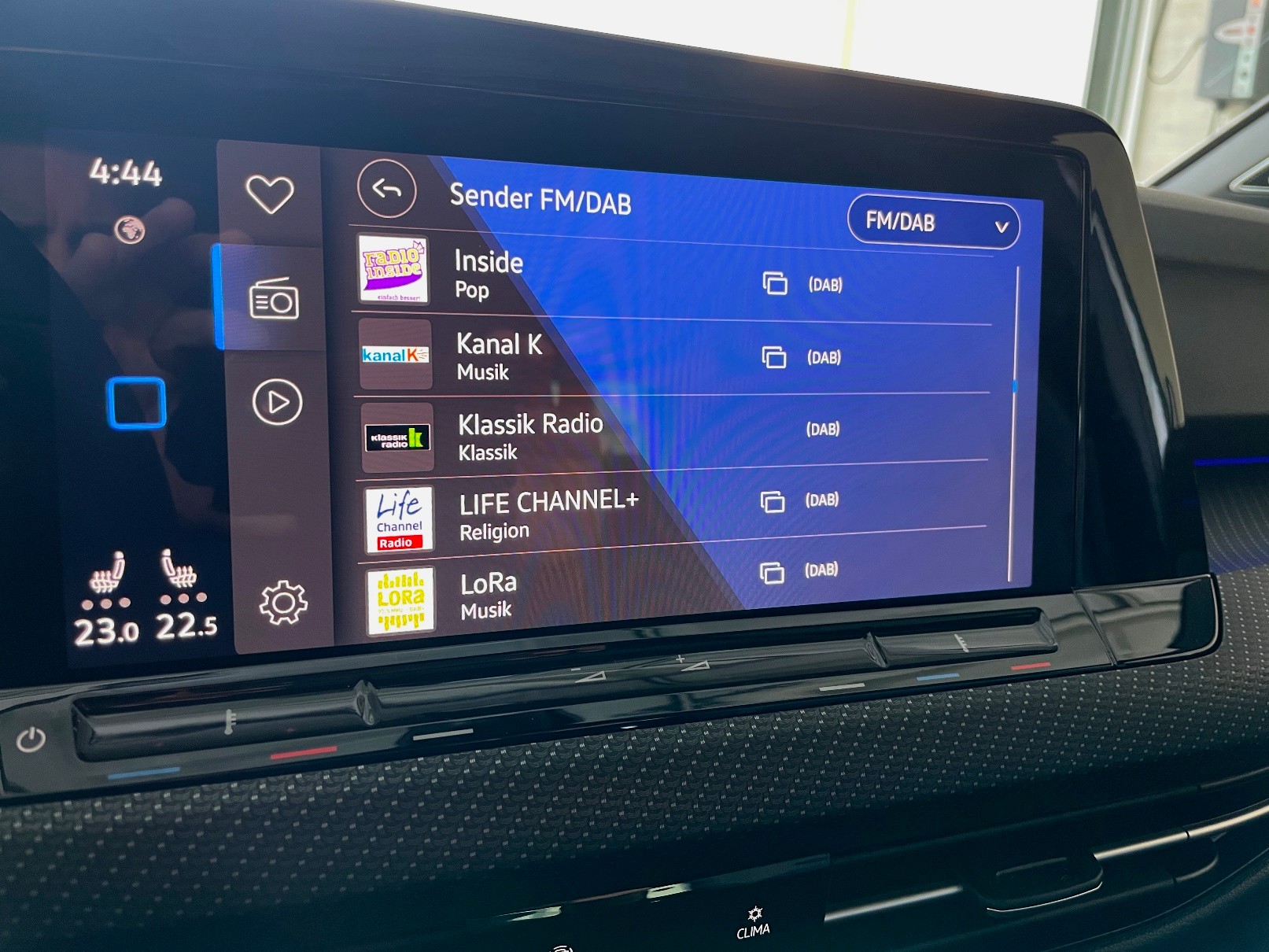 VW Golf 2.0 TSI R DSG 4Motion-image-15