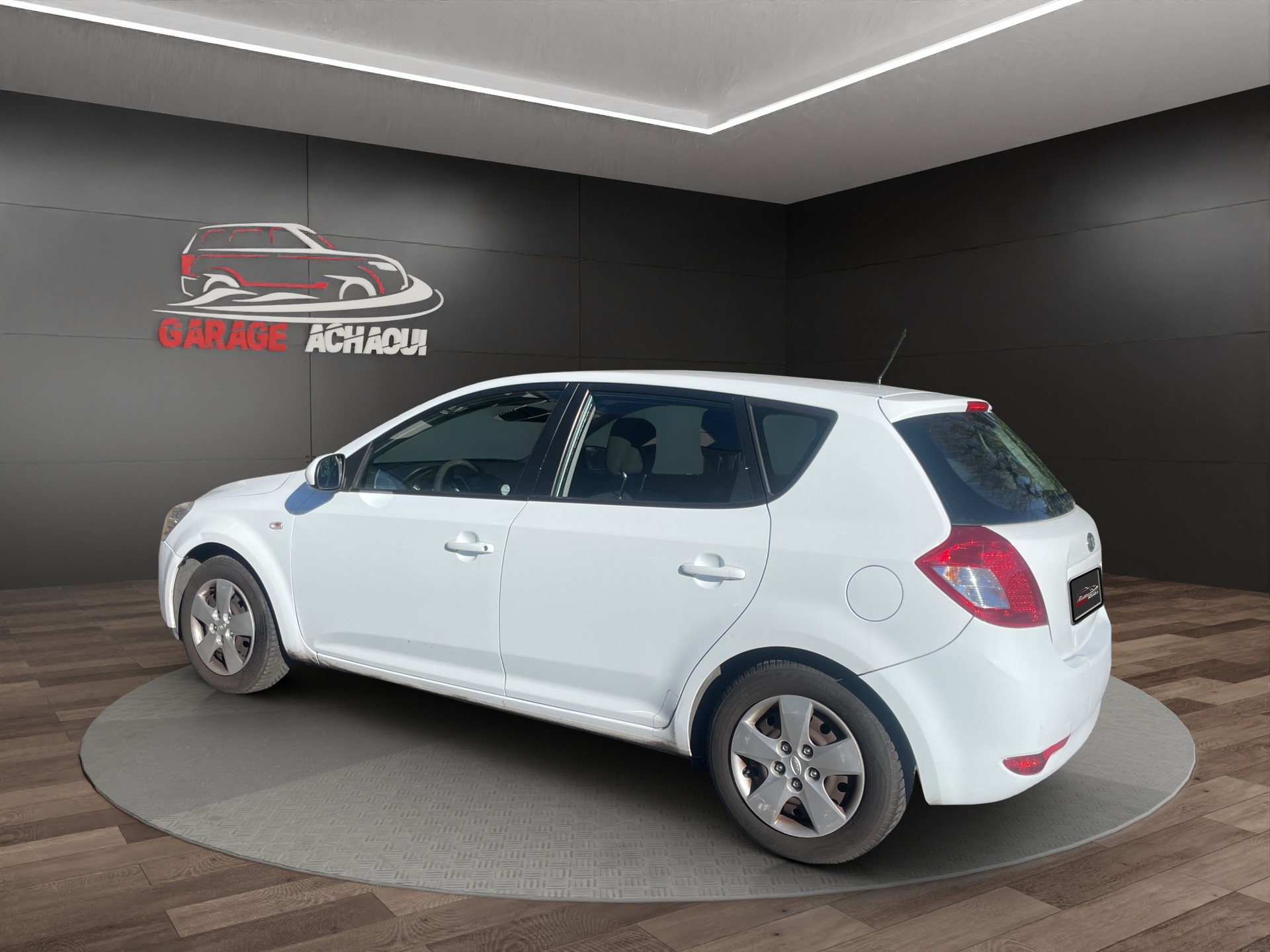 KIA Cee'd 1.4 16V Basic-image-3