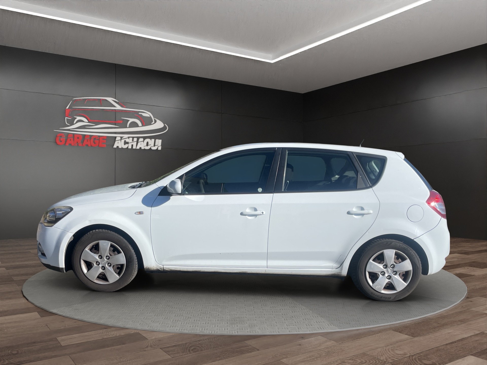 KIA Cee'd 1.4 16V Basic-image-2