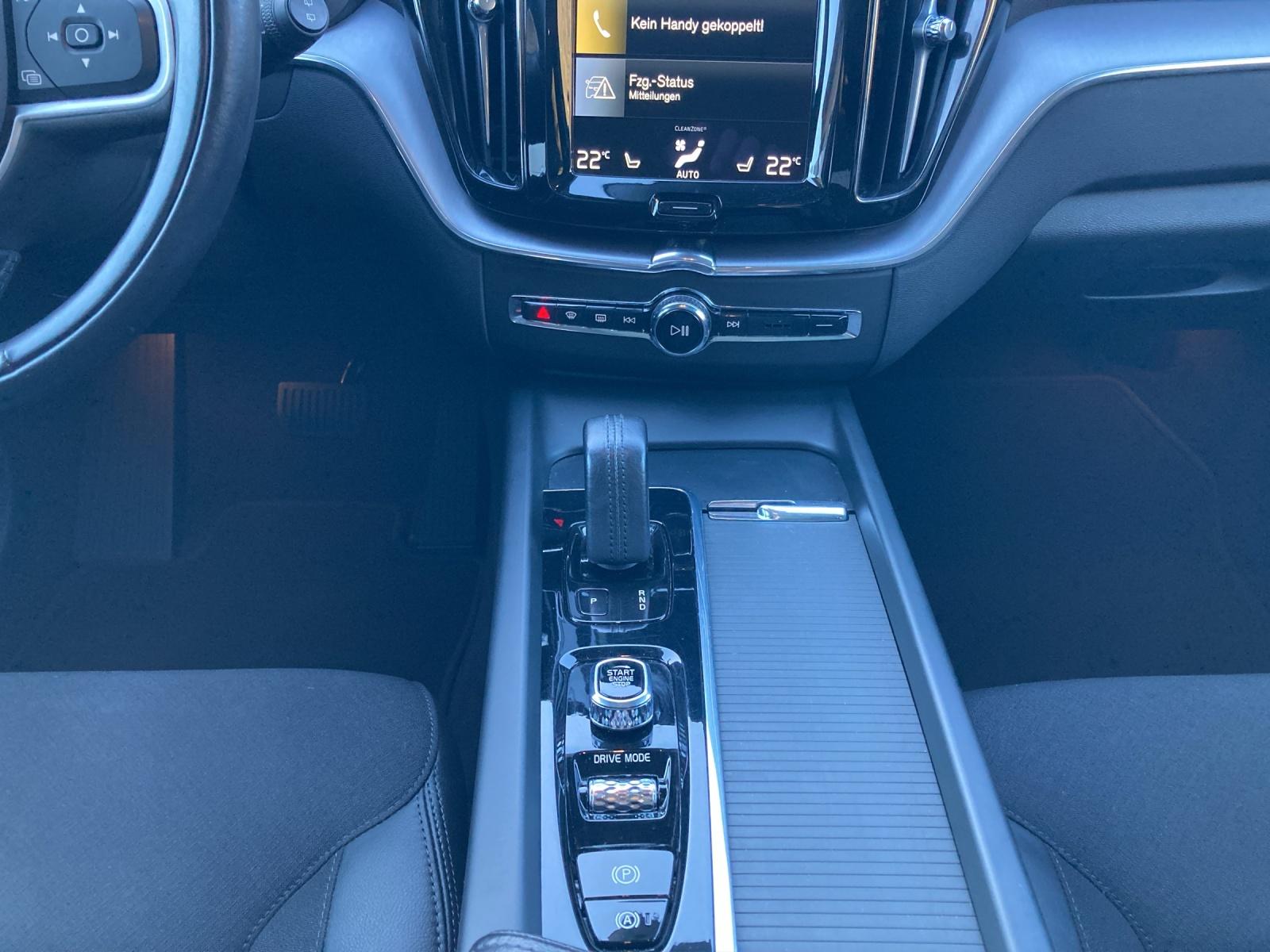 VOLVO XC60 2.0 B4 MH Momentum AWD-image-14