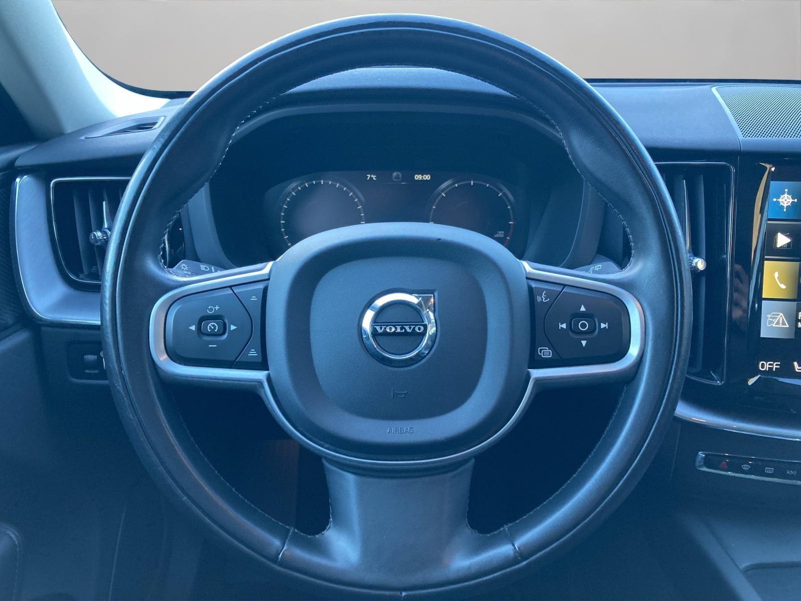 VOLVO XC60 2.0 B4 MH Momentum AWD-image-12