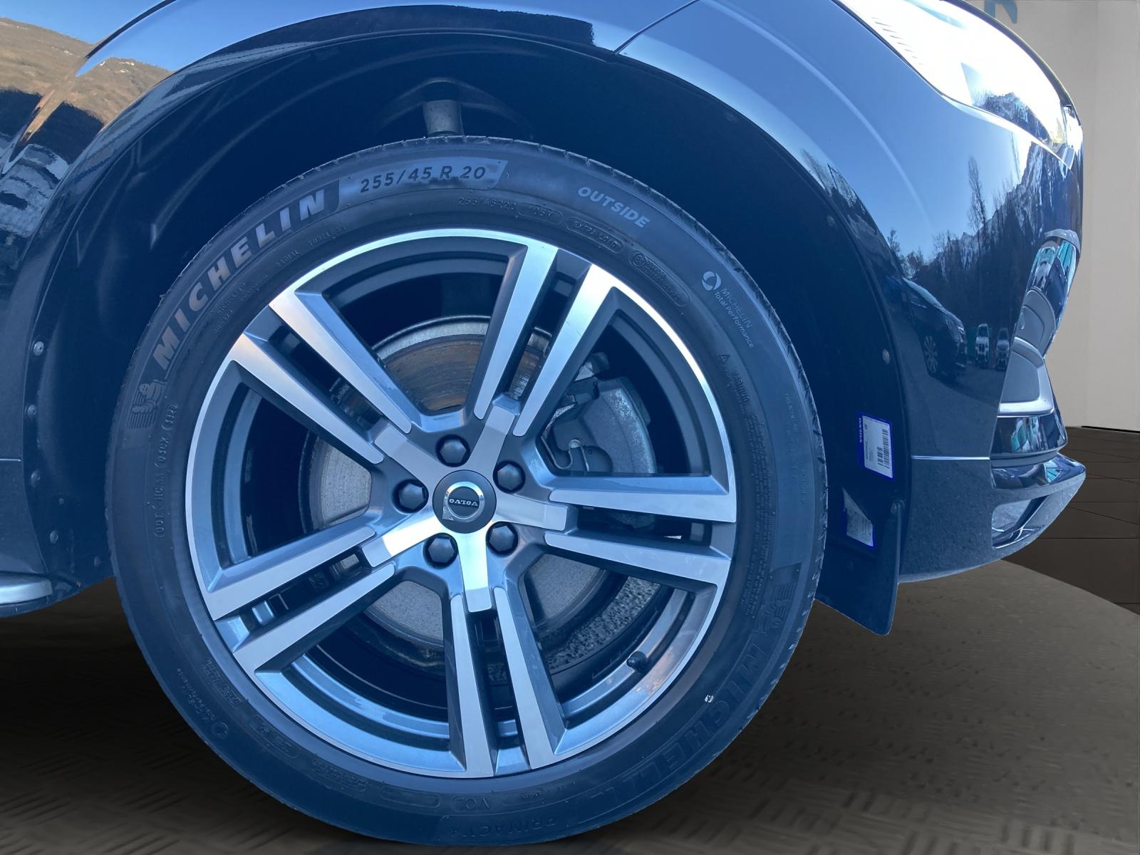 VOLVO XC60 2.0 B4 MH Momentum AWD-image-21