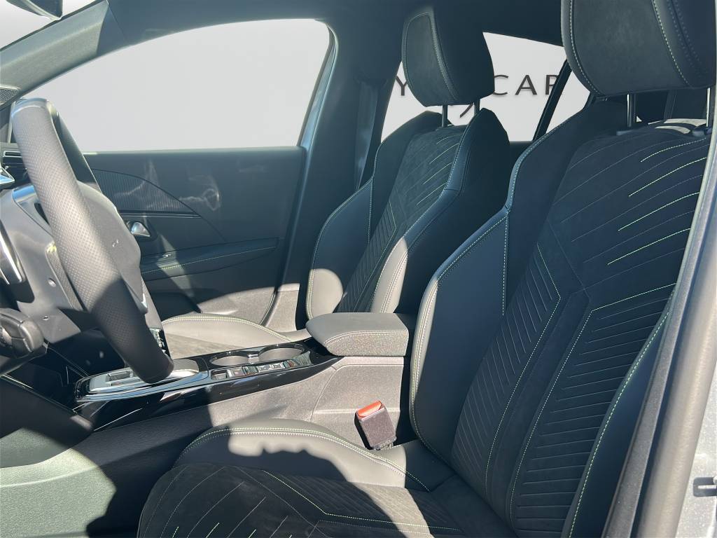 PEUGEOT 208 1.2 MHEV 145 GT-image-7