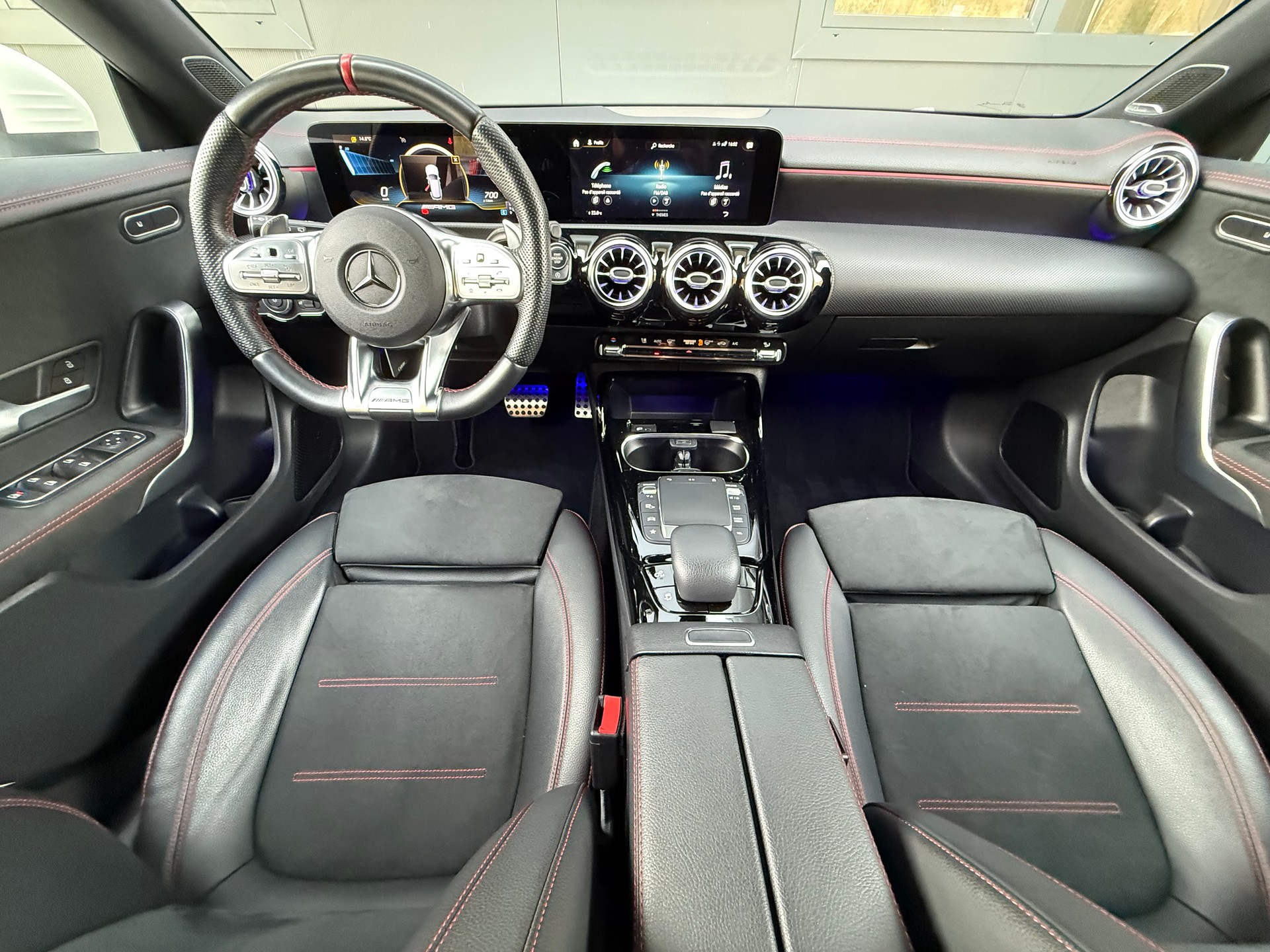 MERCEDES-BENZ CLA Shooting Brake 35 AMG 4Matic 7G-DCT-image-11
