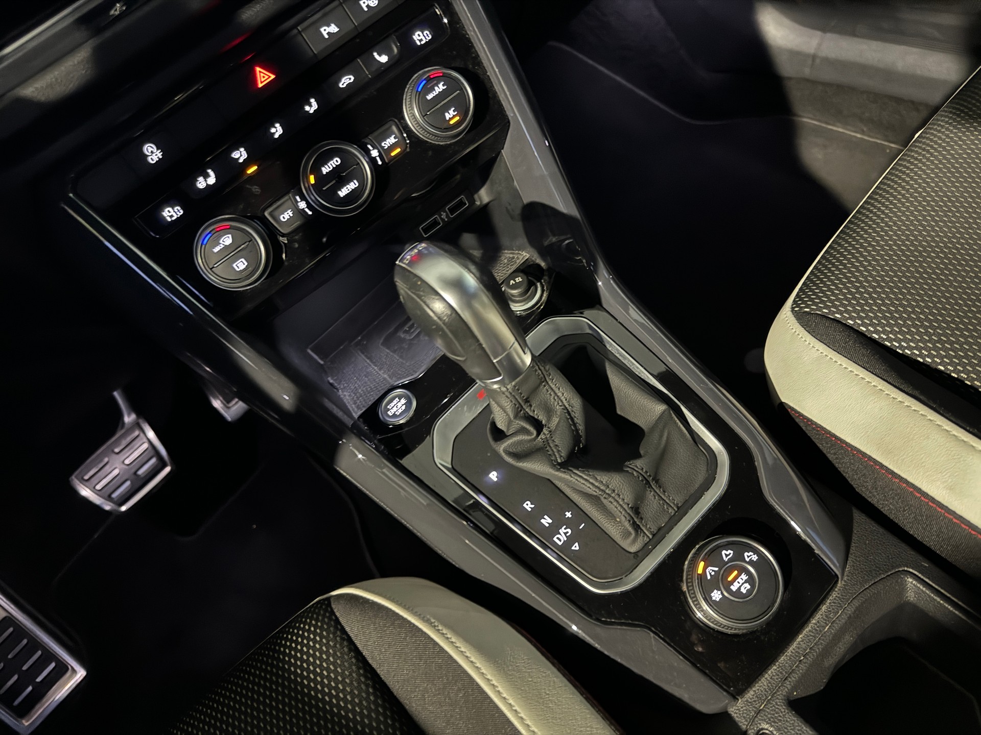VW T-Roc 2.0 TSI Sport DSG 4Motion-image-11