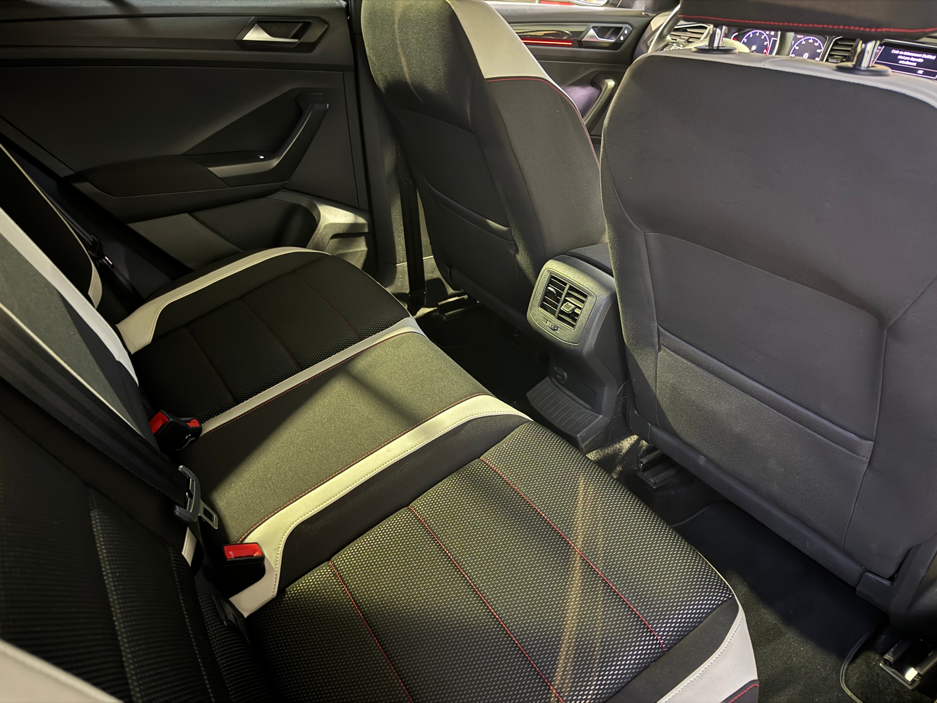 VW T-Roc 2.0 TSI Sport DSG 4Motion-image-5