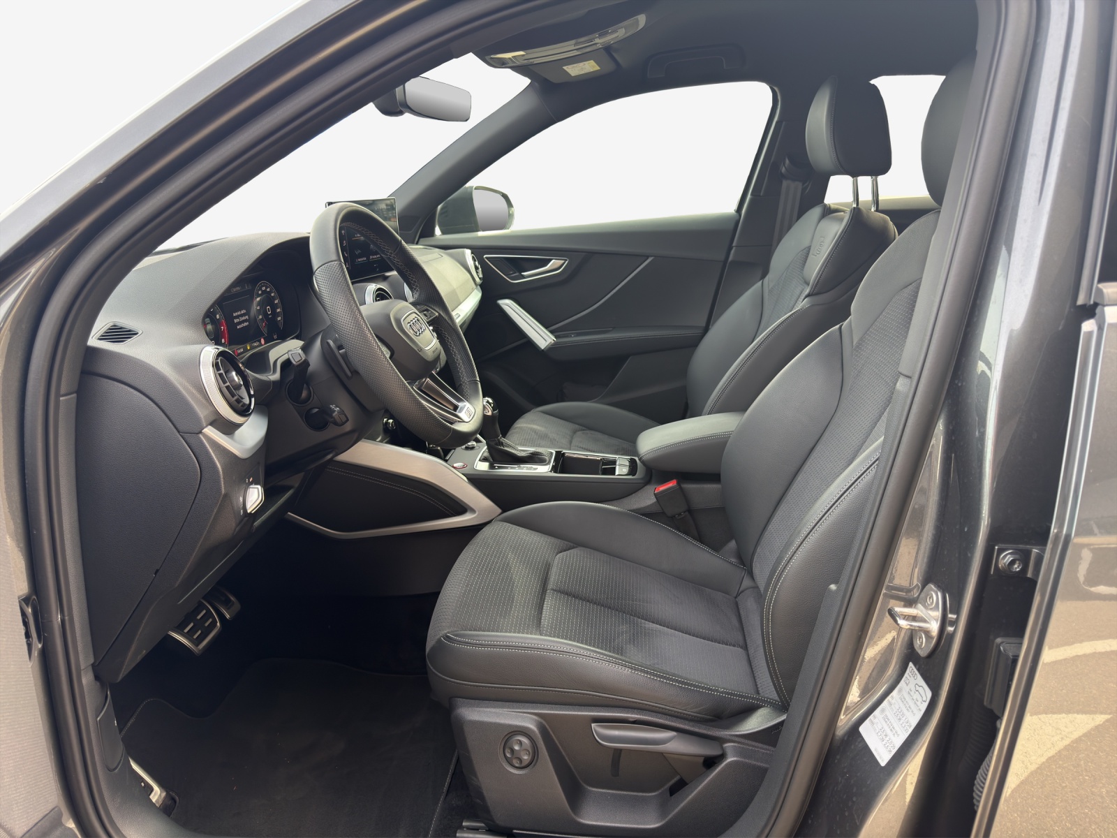 AUDI SQ2 TFSI quattro S-tronic-image-7