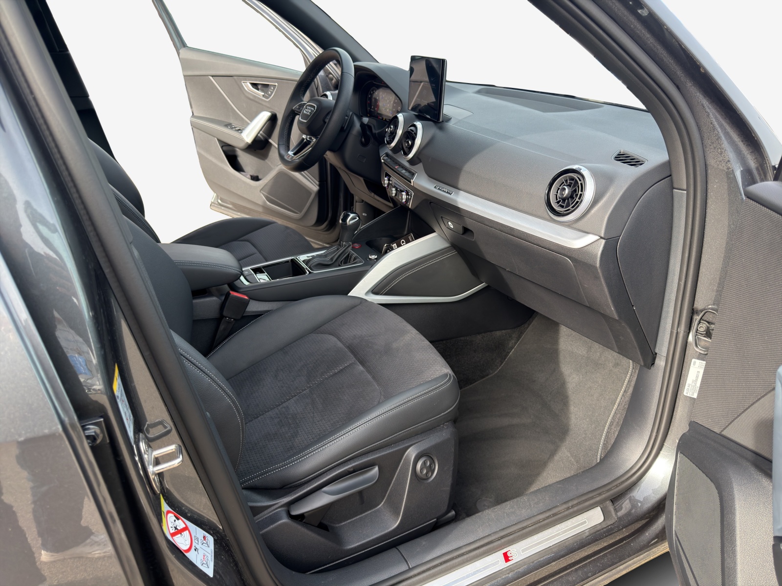 AUDI SQ2 TFSI quattro S-tronic-image-14