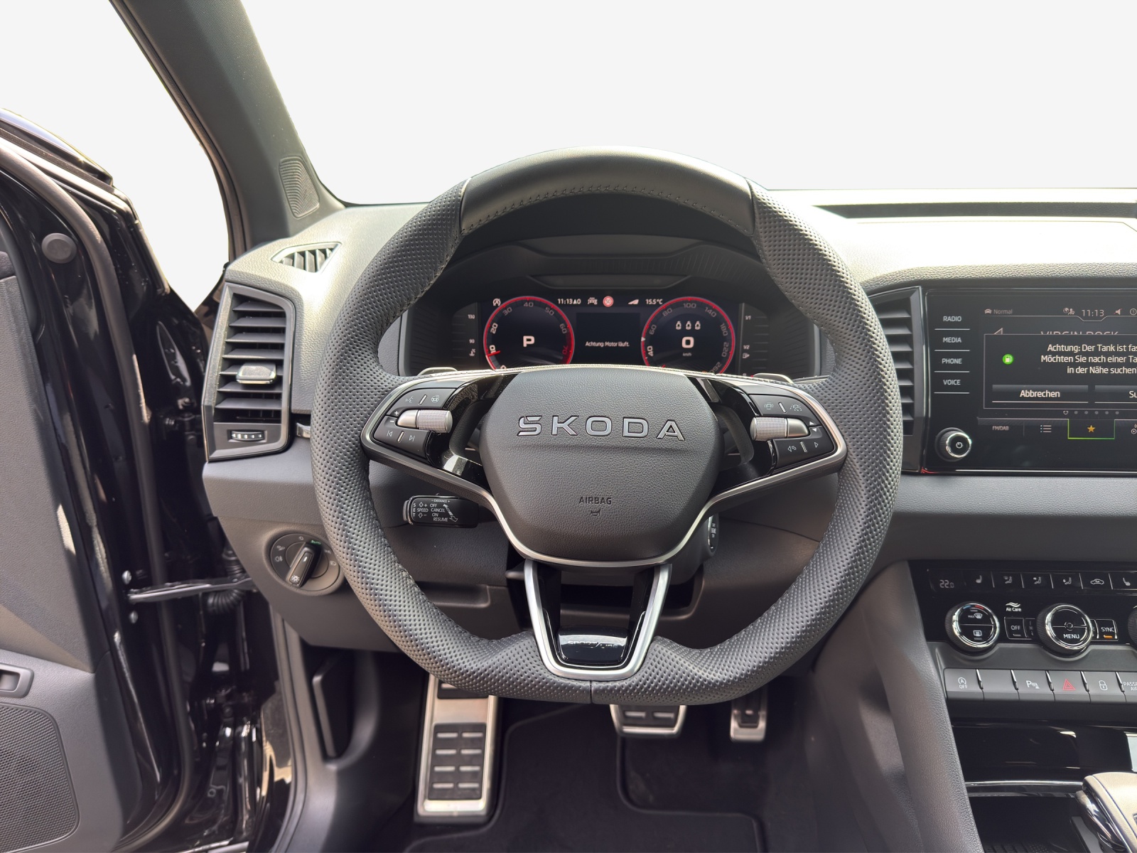 SKODA Karoq 2.0 TSI Dynamic Limited Edition 4x4 DSG-image-8