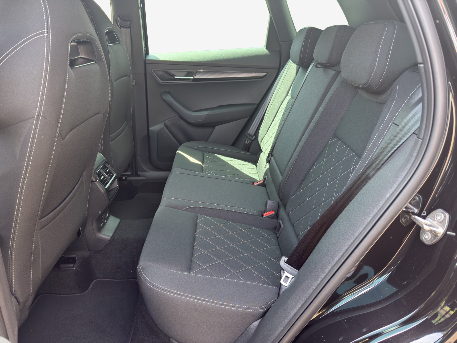 SKODA Karoq 2.0 TSI Dynamic Limited Edition 4x4 DSG-image-10