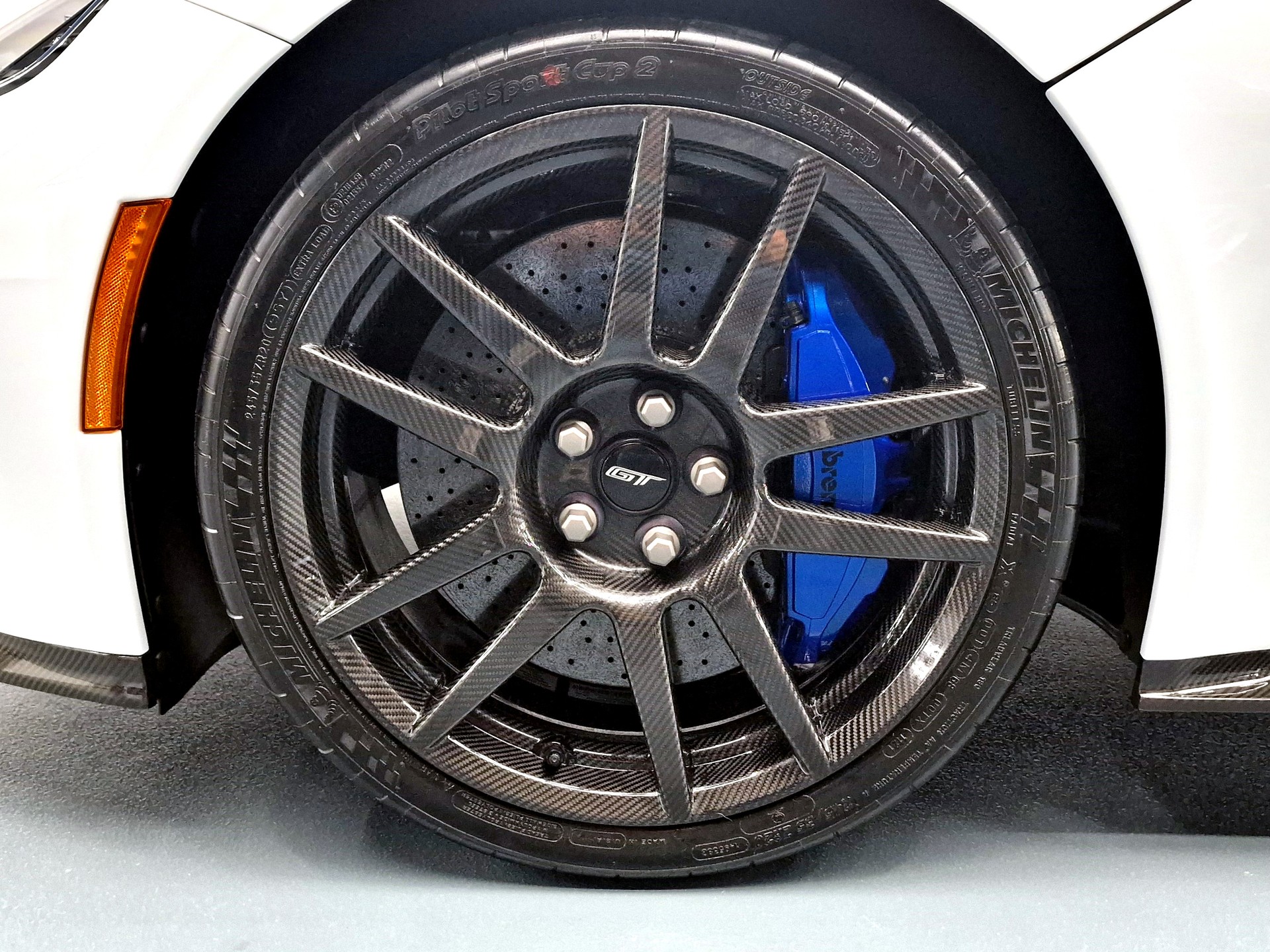 FORD GT CARBON SERIES-image-9