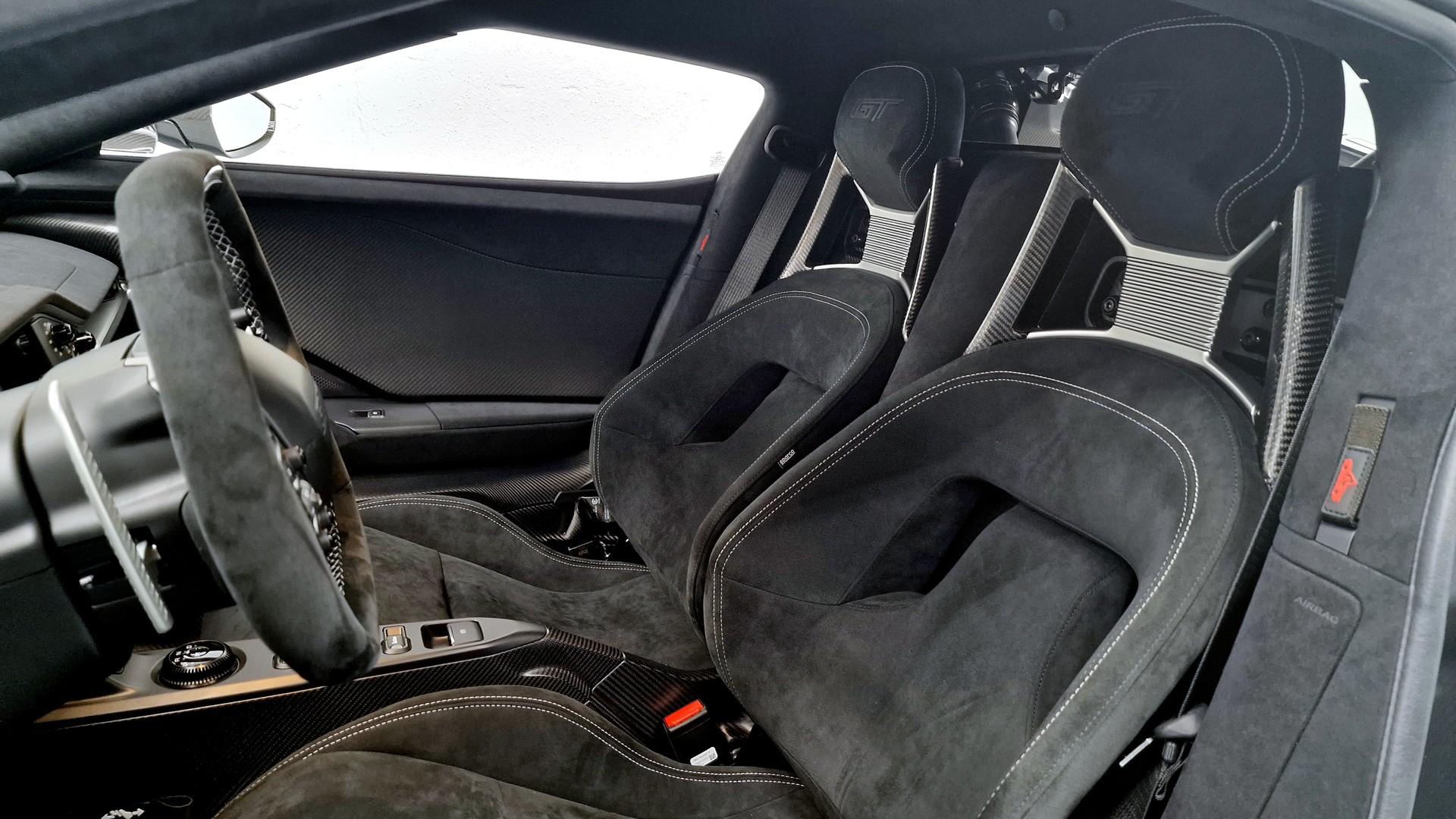FORD GT CARBON SERIES-image-16