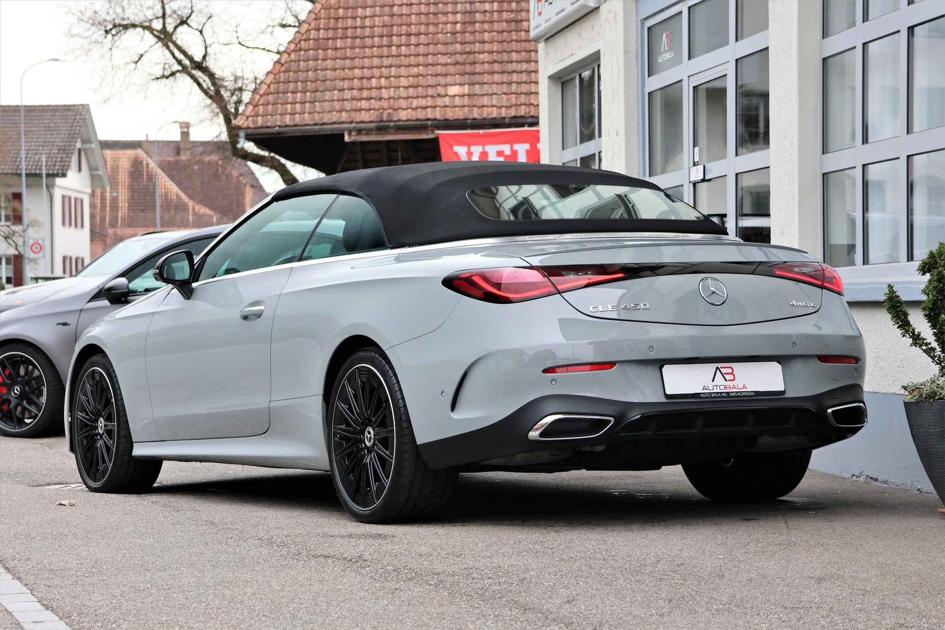 MERCEDES-BENZ CLE 450 Cabrio 4Matic 9G-Tronic AMG-Line (CH) MSI+-image-2