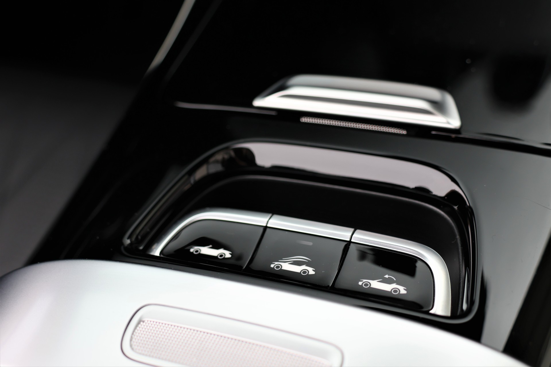 MERCEDES-BENZ CLE 450 Cabrio 4Matic 9G-Tronic AMG-Line (CH) MSI+-image-25