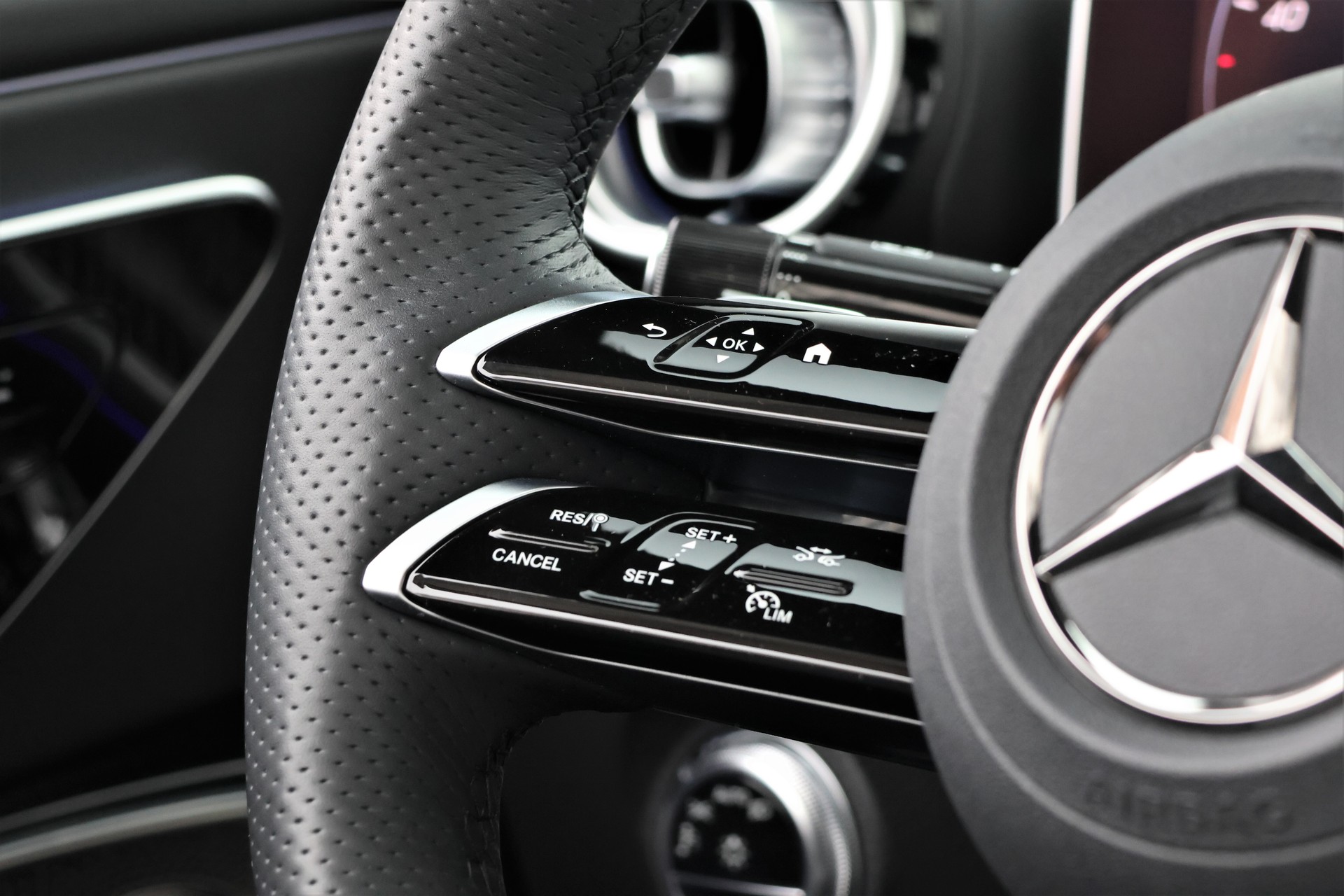 MERCEDES-BENZ CLE 450 Cabrio 4Matic 9G-Tronic AMG-Line (CH) MSI+-image-24