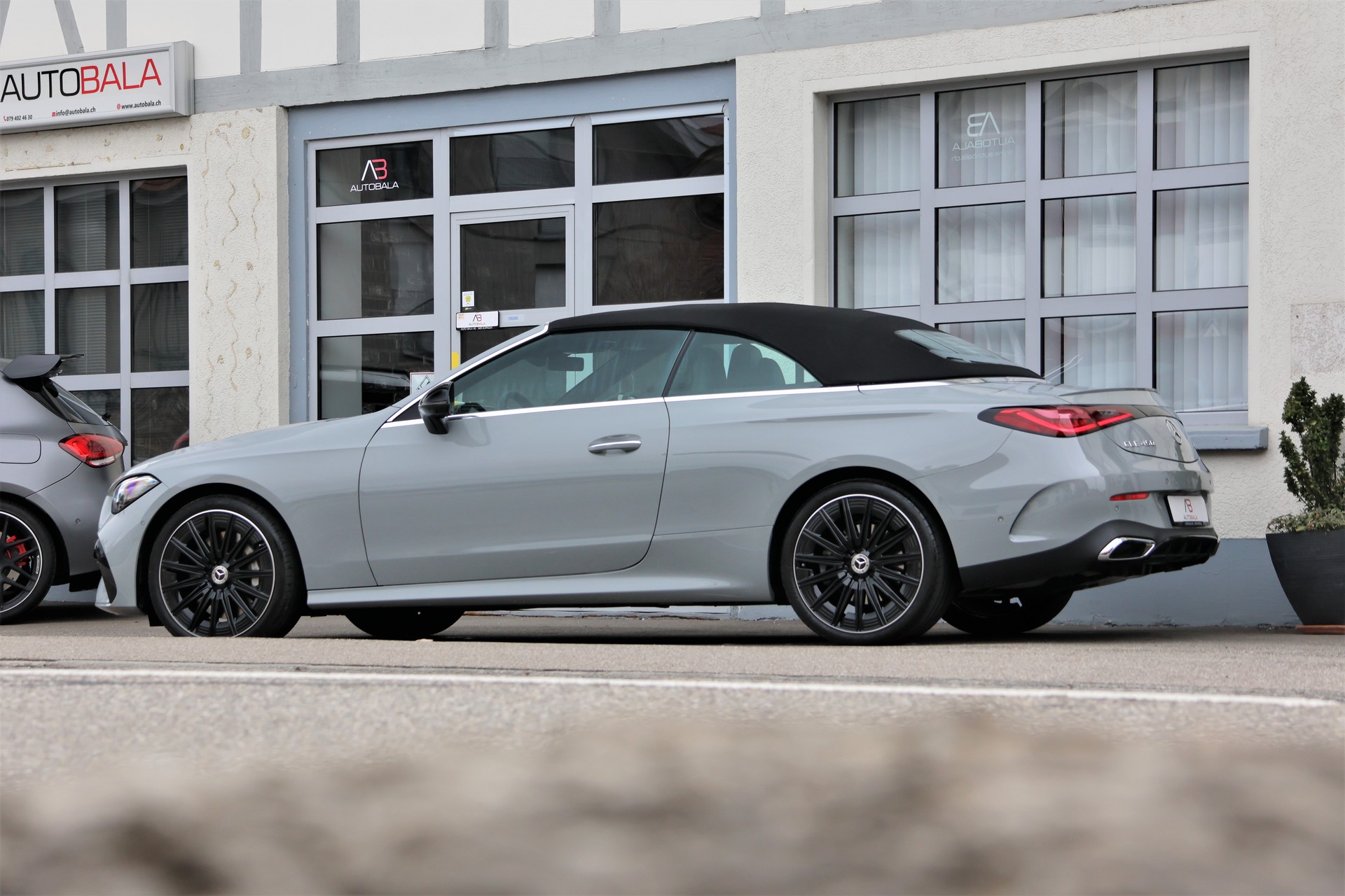 MERCEDES-BENZ CLE 450 Cabrio 4Matic 9G-Tronic AMG-Line (CH) MSI+-image-3