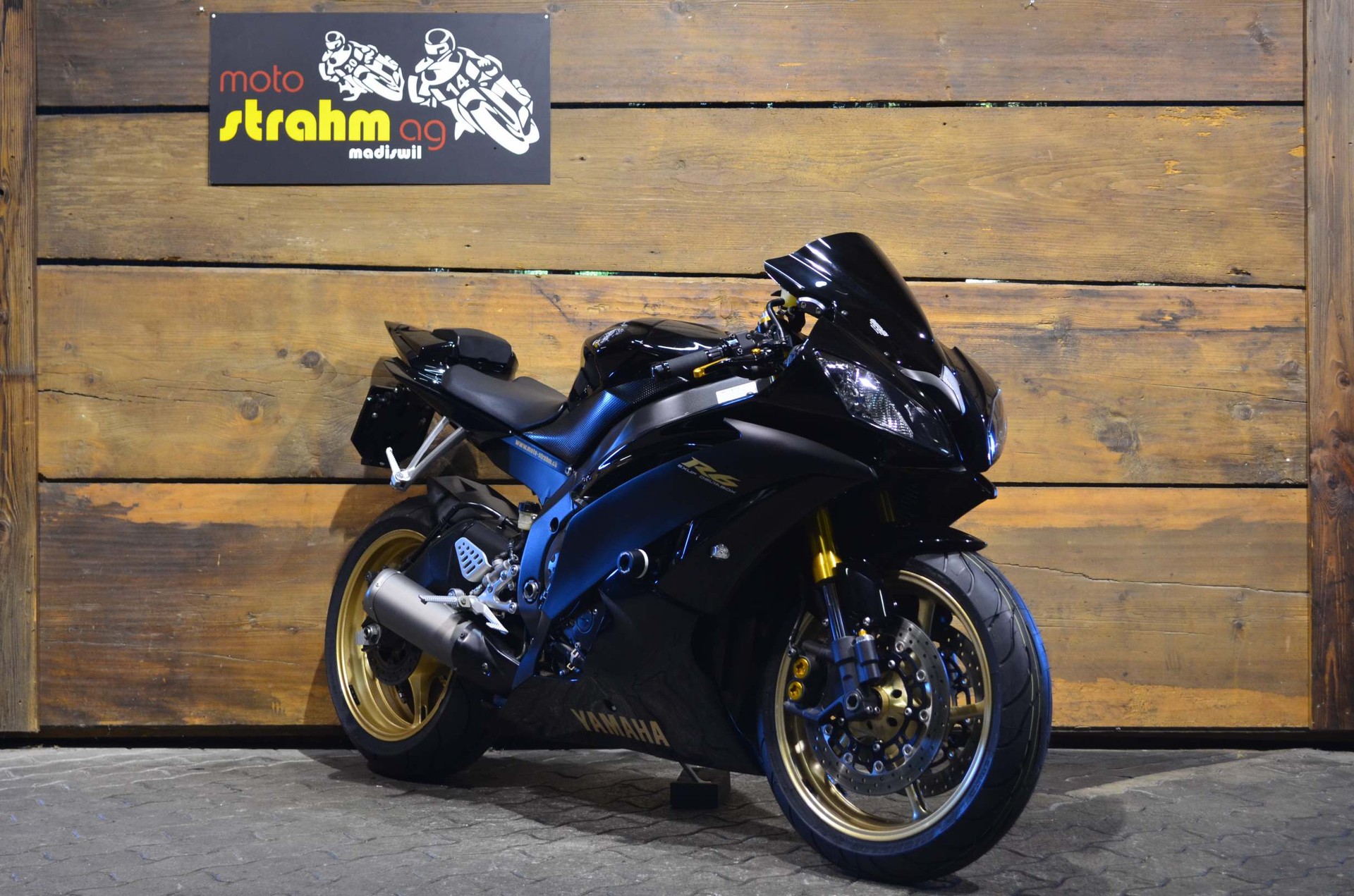 YAMAHA YZF-R6