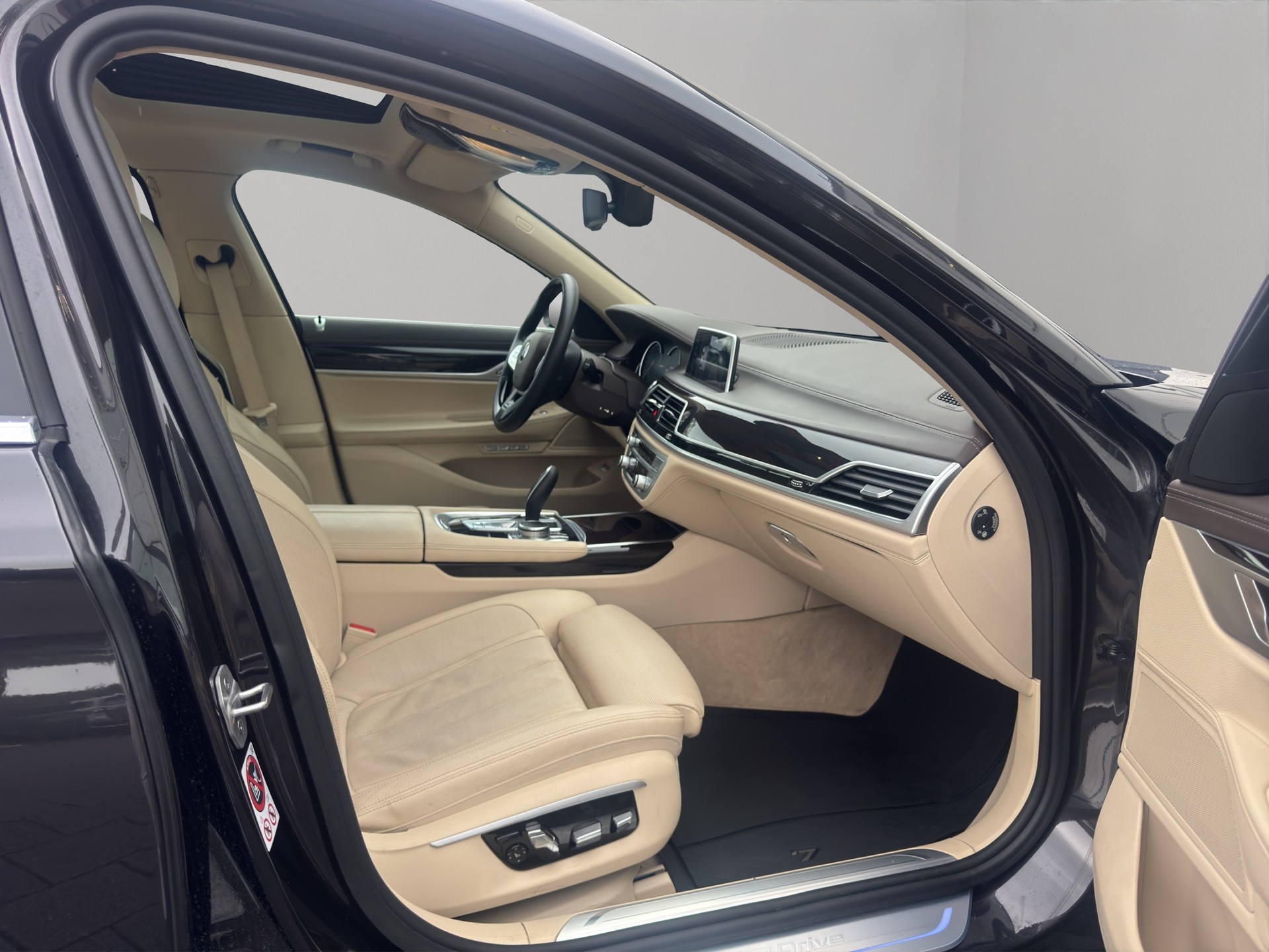 BMW 740Le xDrive iPerformance Steptronic-image-20