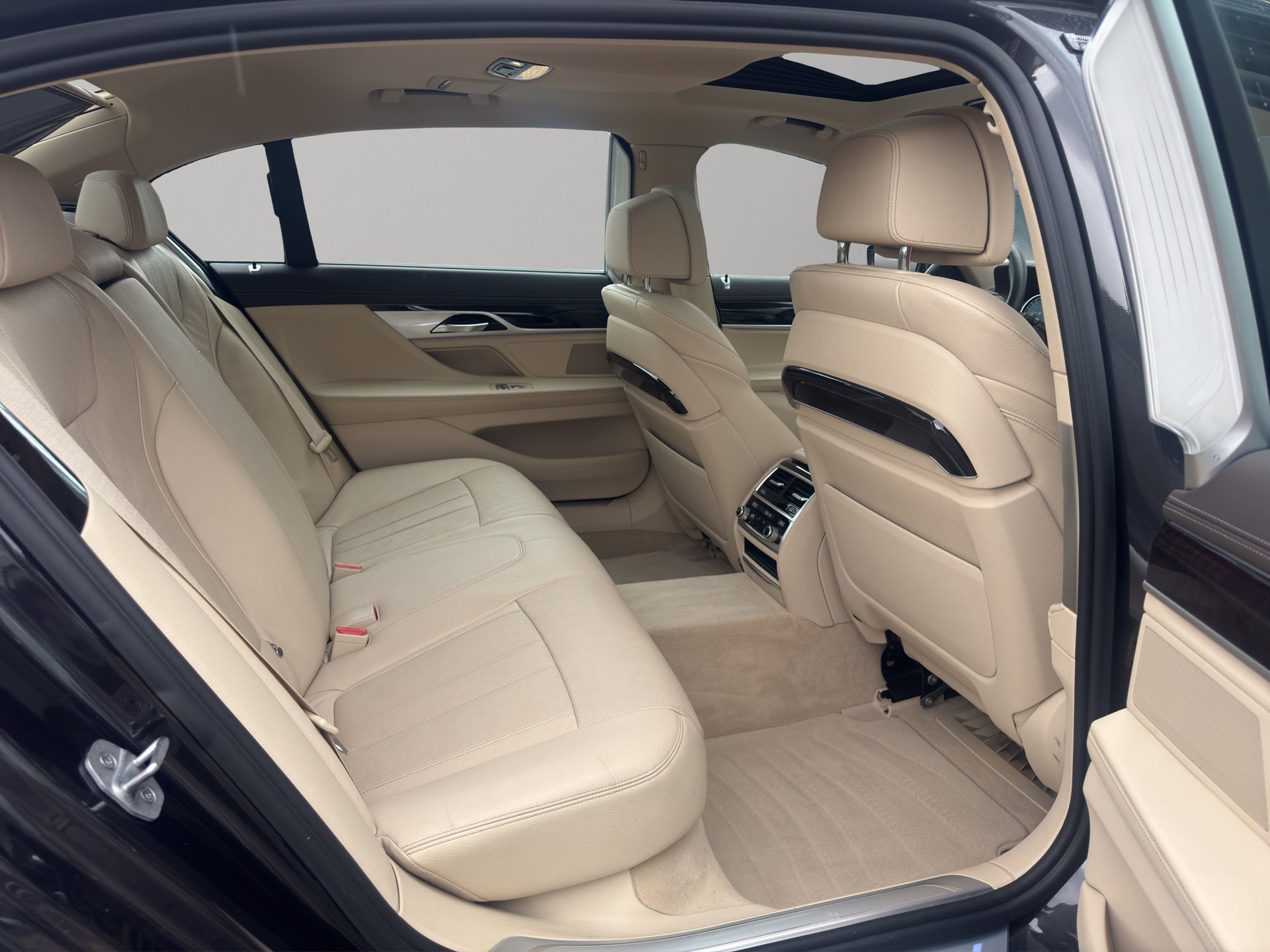BMW 740Le xDrive iPerformance Steptronic-image-19