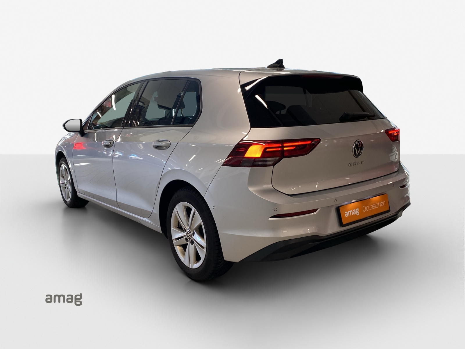VW Golf 1.0 TSI Life-image-2