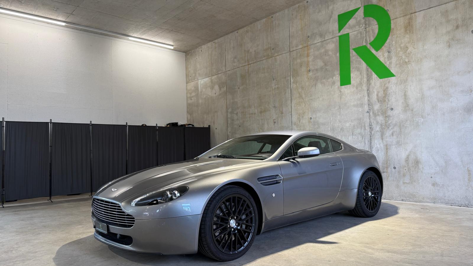 ASTON MARTIN V8 Vantage Coupé 4.7 Sportshift *CH-Fahrzeug*-image-1