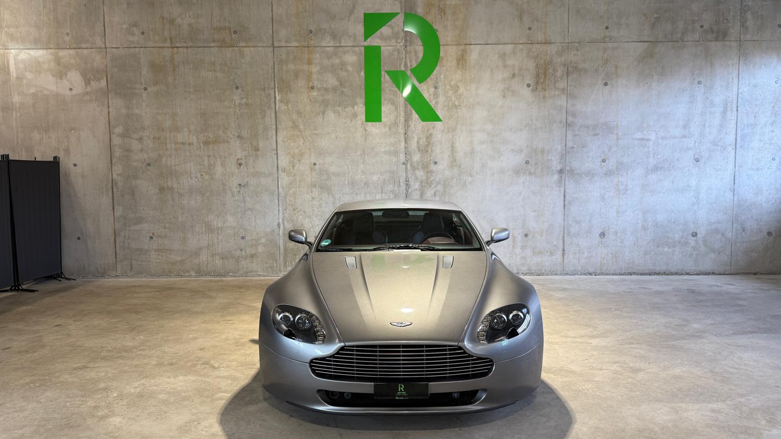 ASTON MARTIN V8 Vantage Coupé 4.7 Sportshift *CH-Fahrzeug*-image-2
