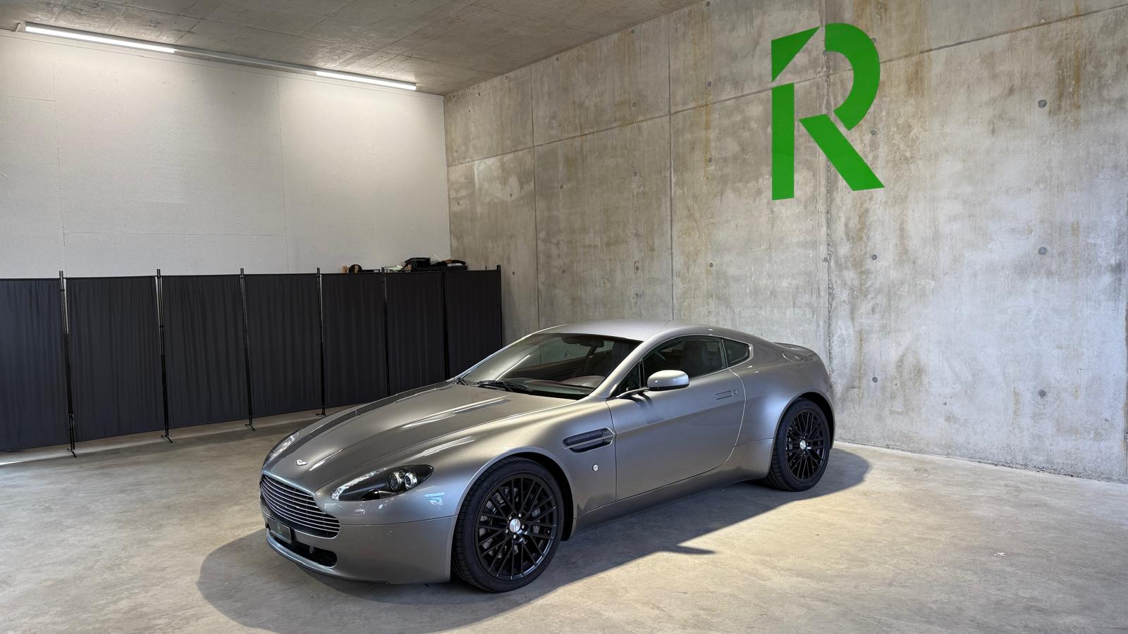ASTON MARTIN V8 Vantage Coupé 4.7 Sportshift *CH-Fahrzeug*