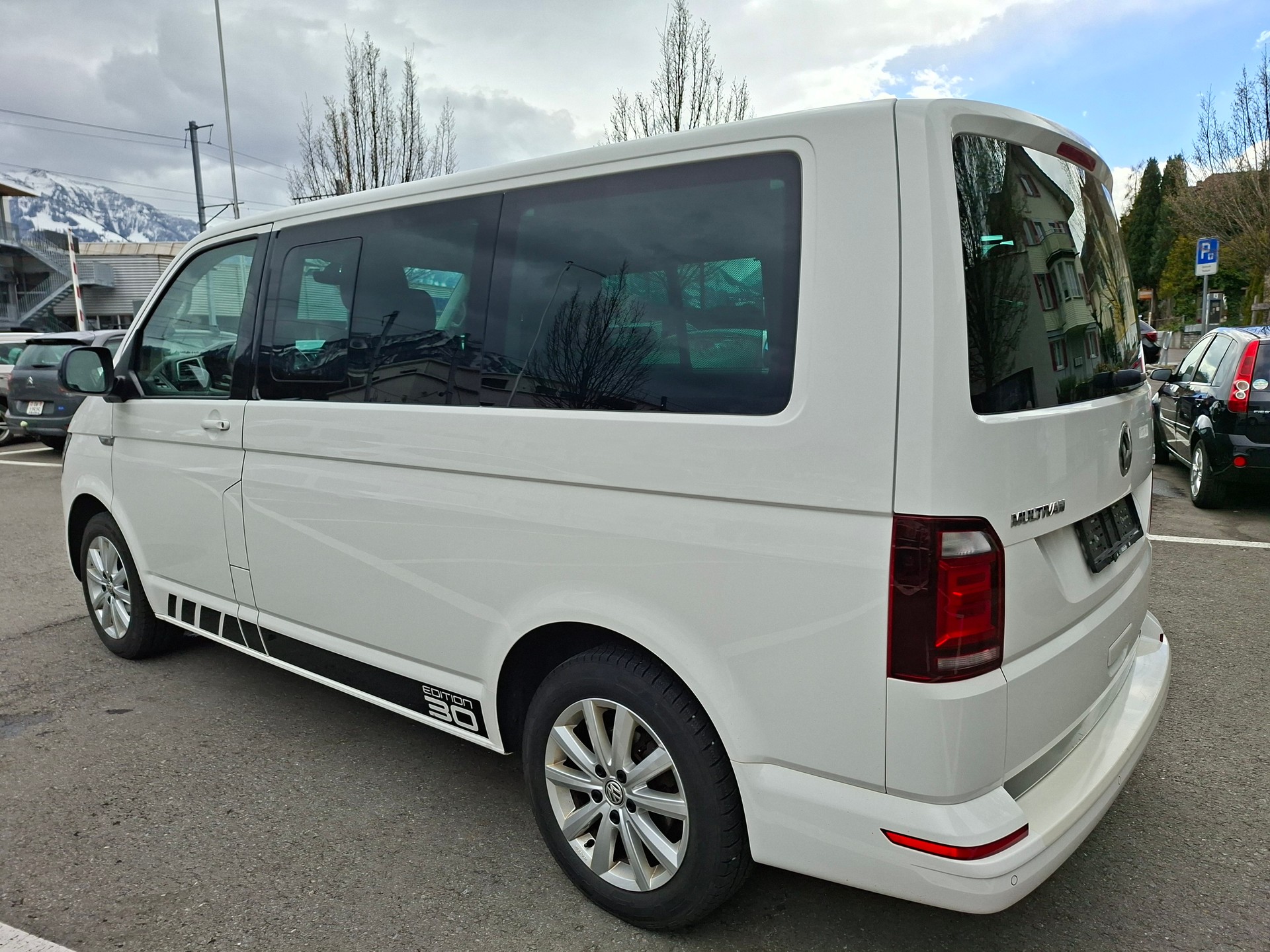 VW T6 Multivan 2.0 TDI Highline DSG-image-2