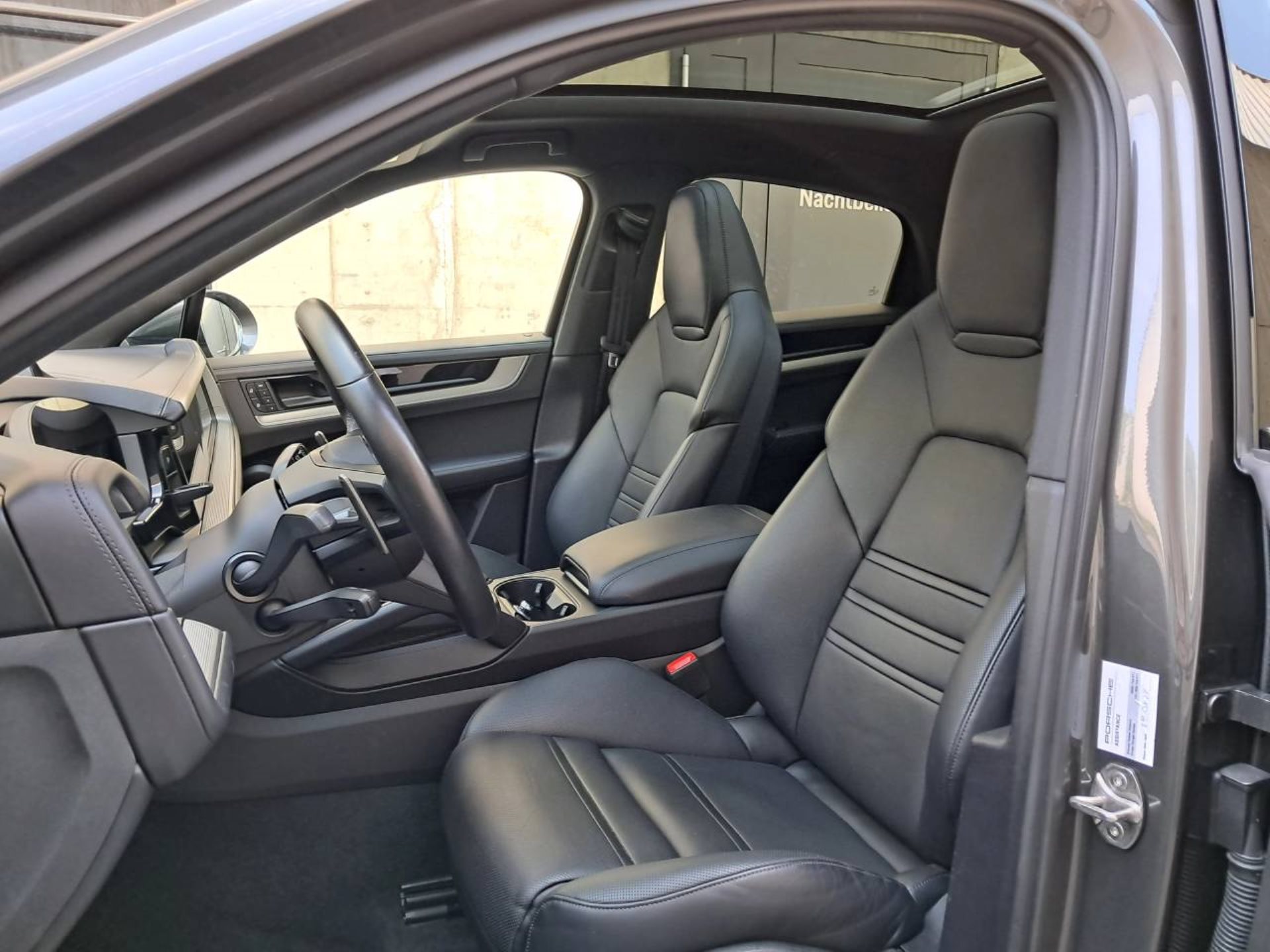 PORSCHE Cayenne E-Hybrid Coupé (MY24)-image-4