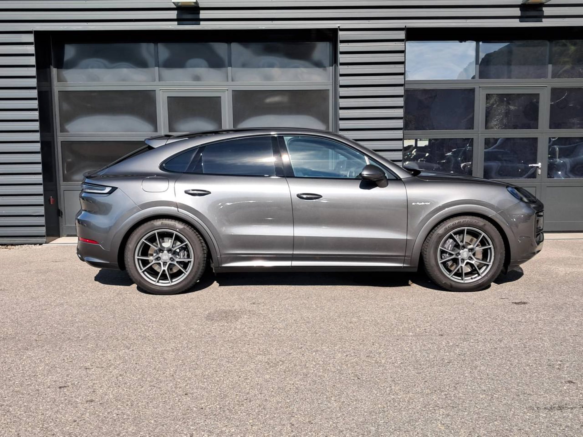 PORSCHE Cayenne E-Hybrid Coupé (MY24)-image-7