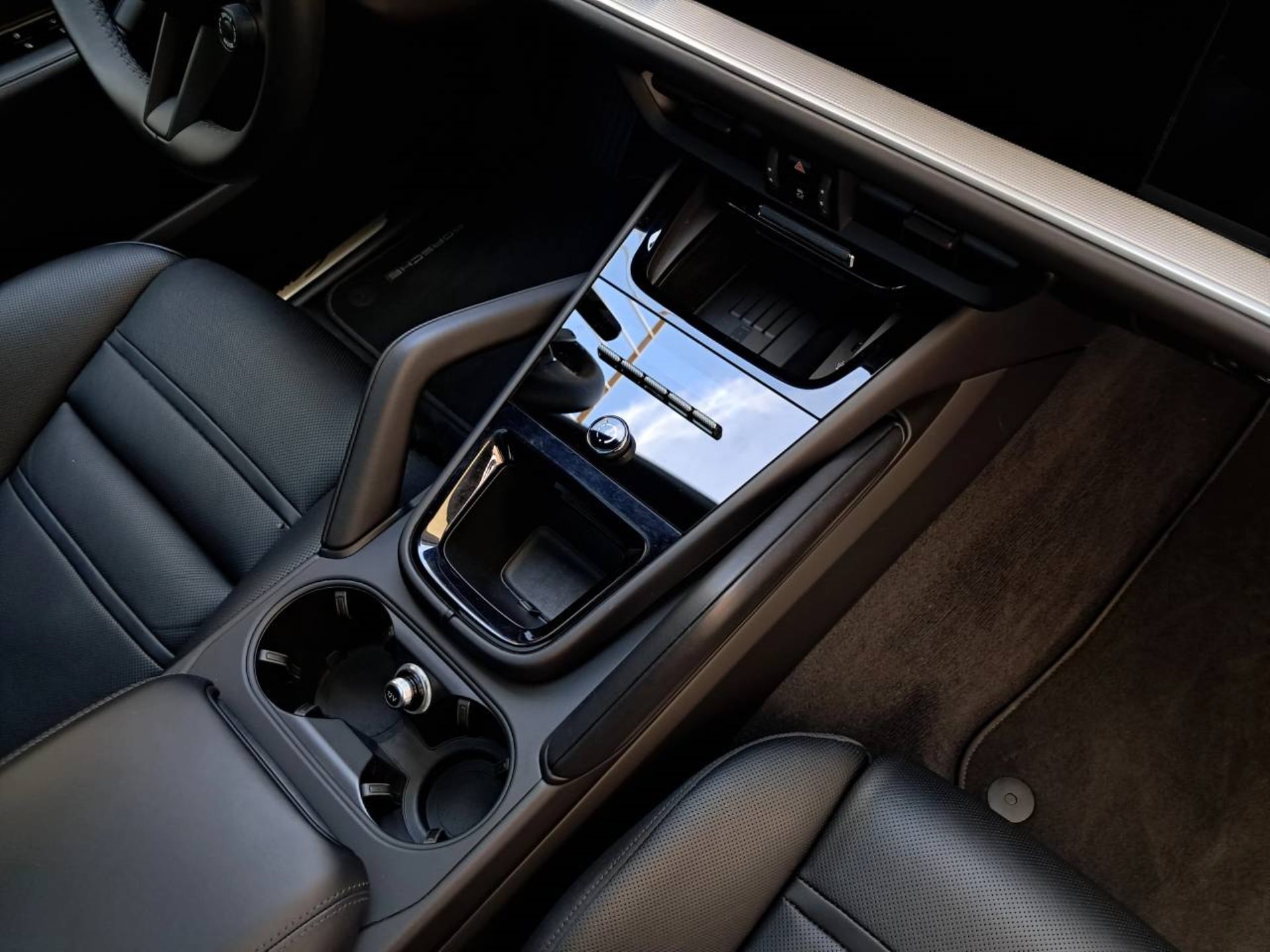 PORSCHE Cayenne E-Hybrid Coupé (MY24)-image-23