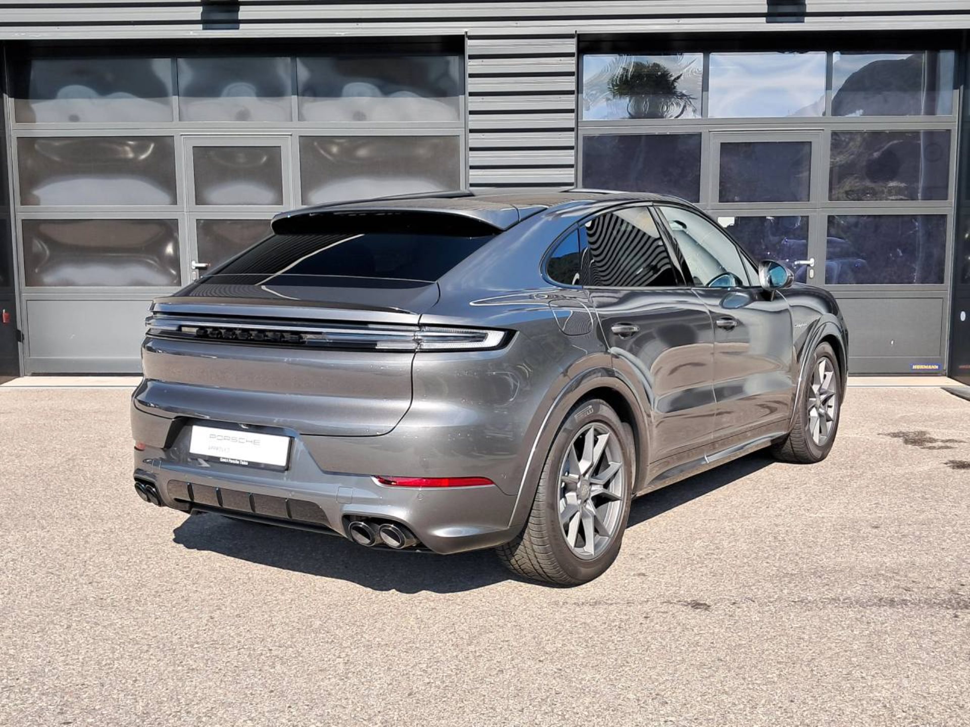 PORSCHE Cayenne E-Hybrid Coupé (MY24)-image-6