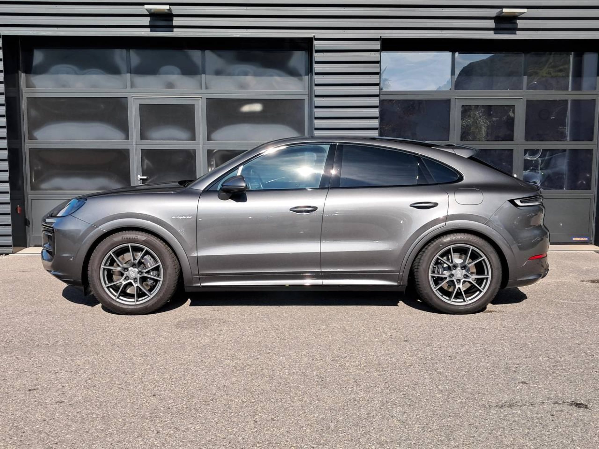 PORSCHE Cayenne E-Hybrid Coupé (MY24)-image-1