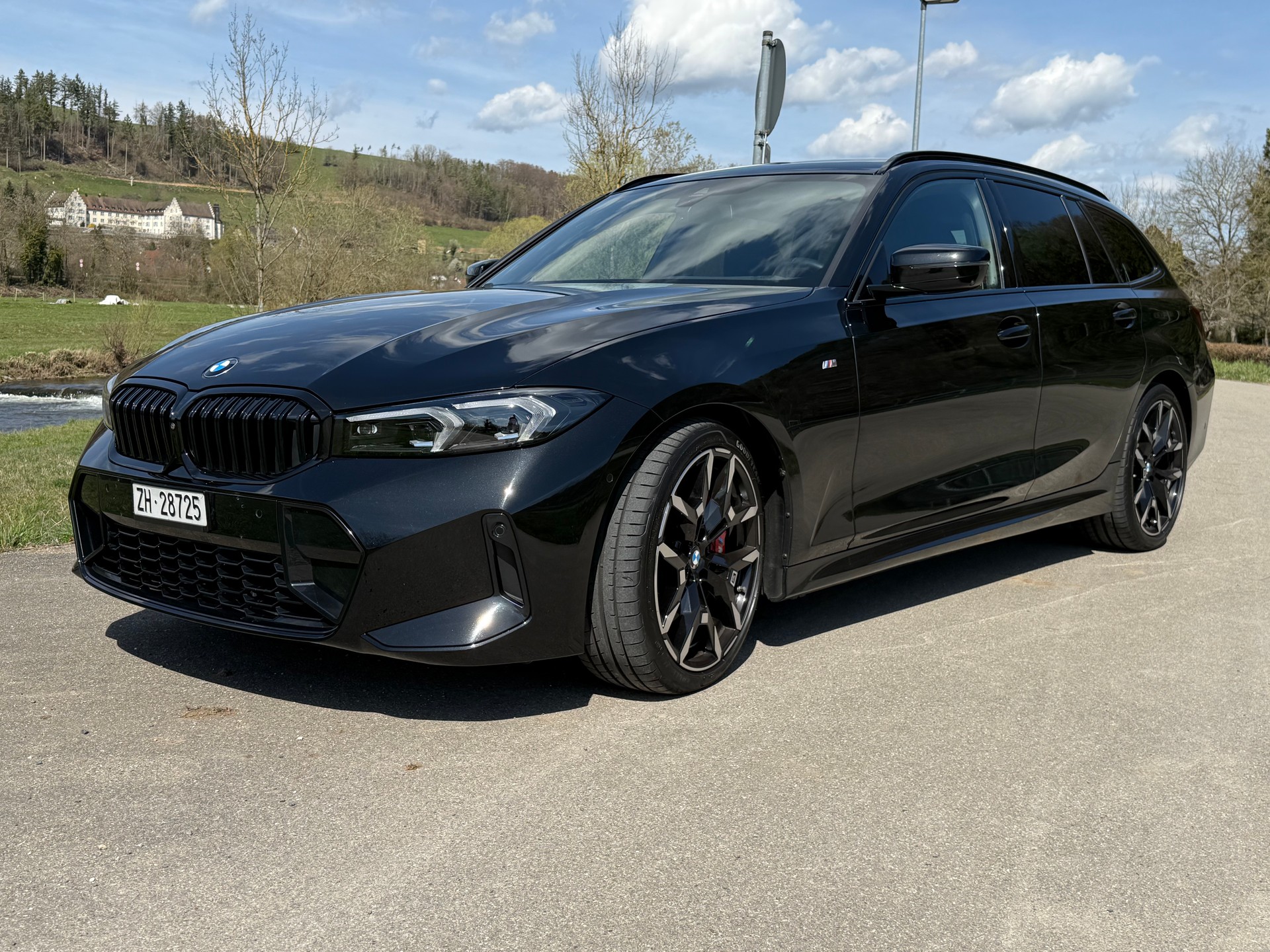 BMW 320d xDrive 48V Touring Steptronic M Sport Pro-image-4