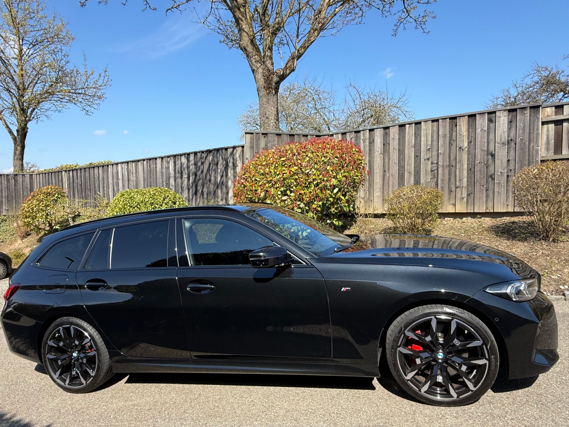 BMW 320d xDrive 48V Touring Steptronic M Sport Pro-image-0