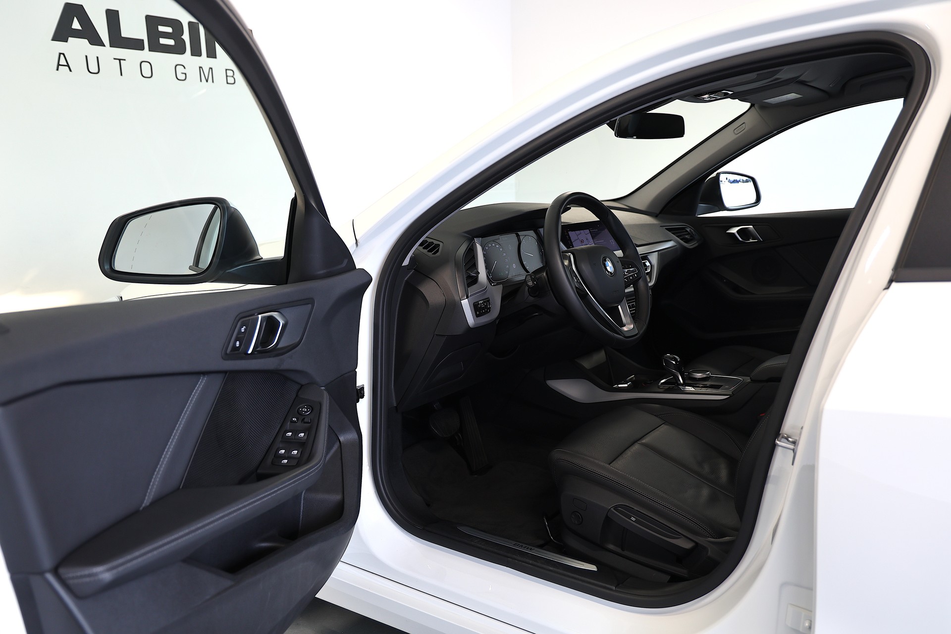 BMW 116d Advantage Steptronic-image-4