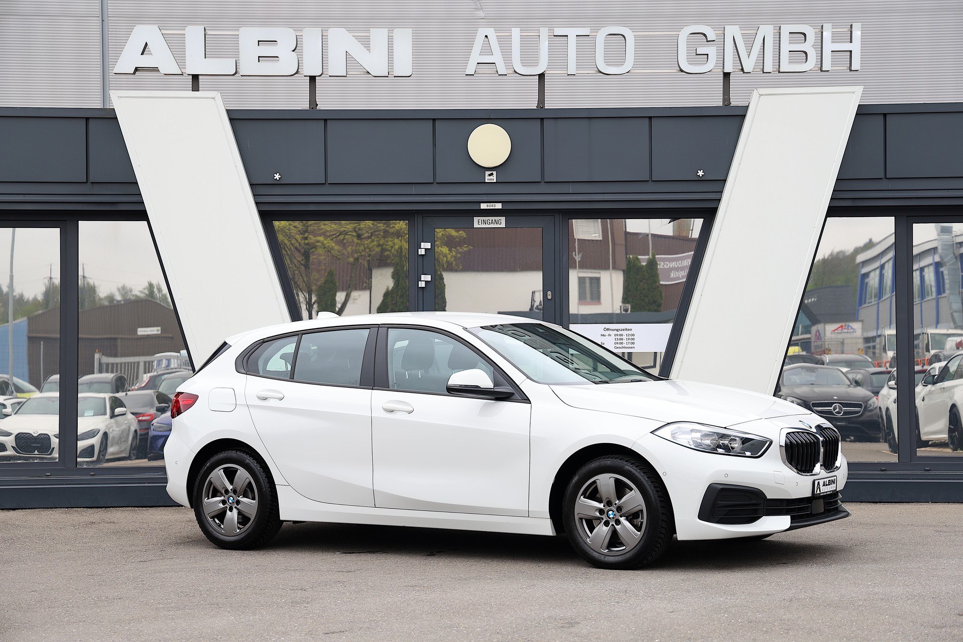 BMW 116d Advantage Steptronic-image-1