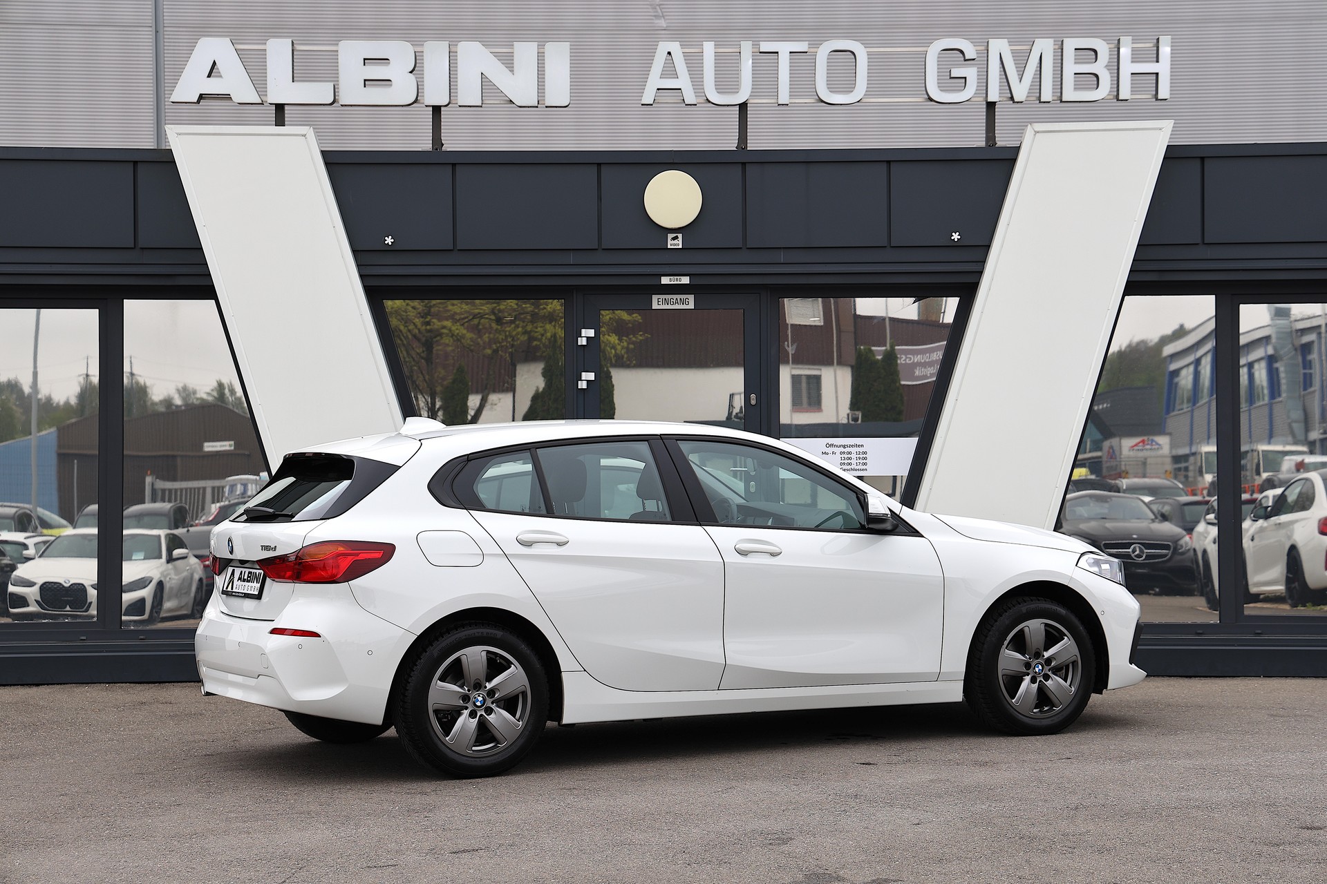 BMW 116d Advantage Steptronic-image-2