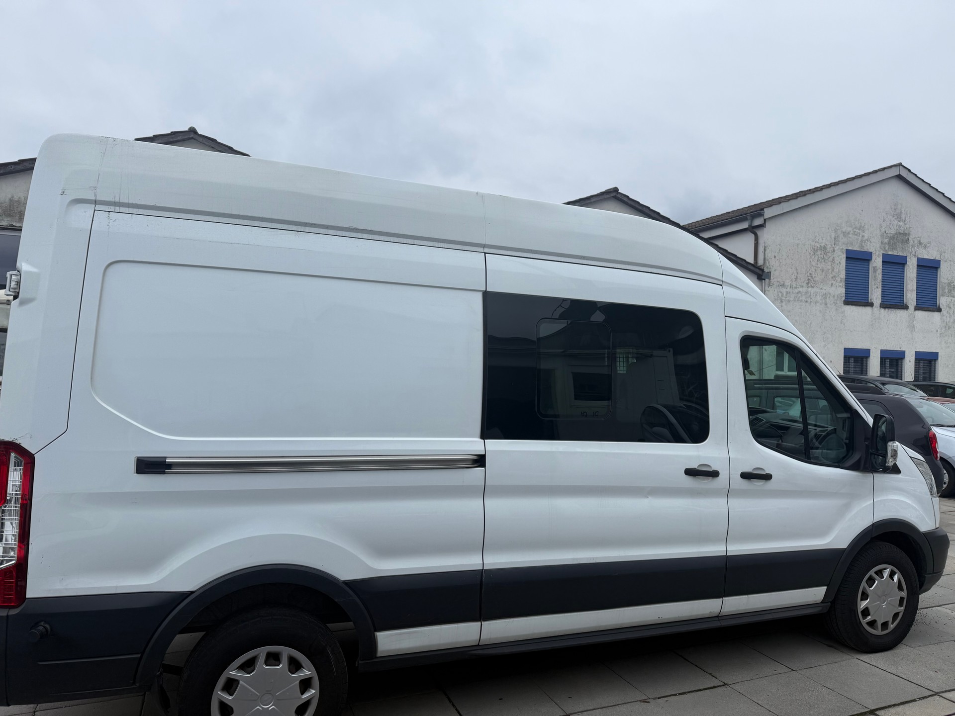 FORD Transit Van 350 L2 Ambiente 2.0 TDCi 130 FWD-image-3