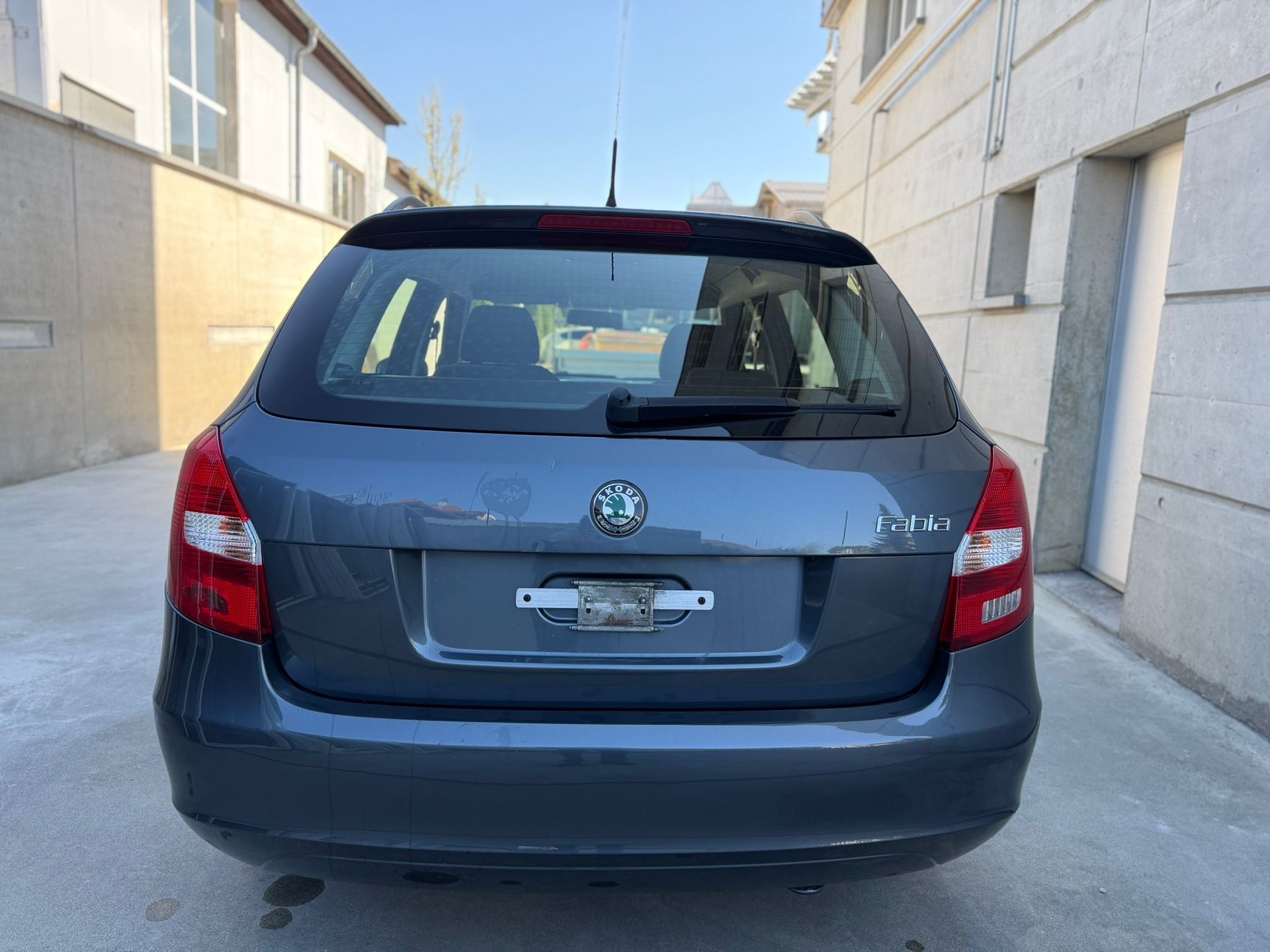 SKODA Fabia 1.6 TDI Classic-image-4