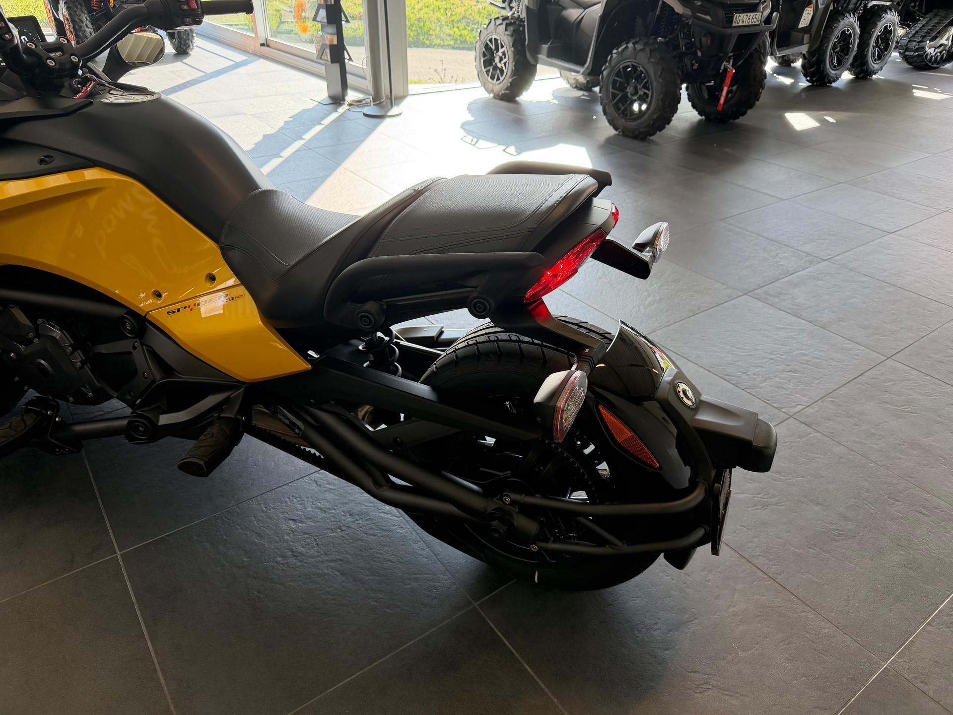 CAN-AM Spyder F3 S-image-14