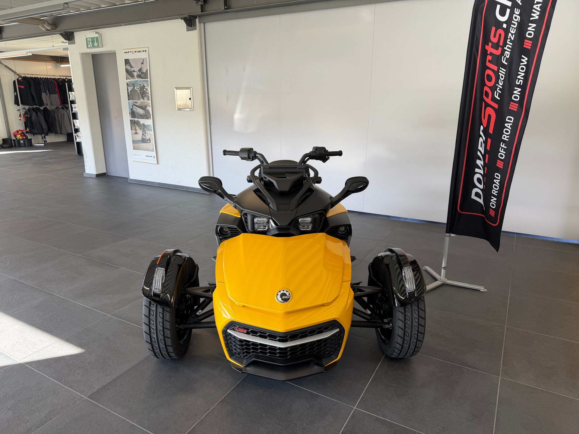 CAN-AM Spyder F3 S-showroom-element-1